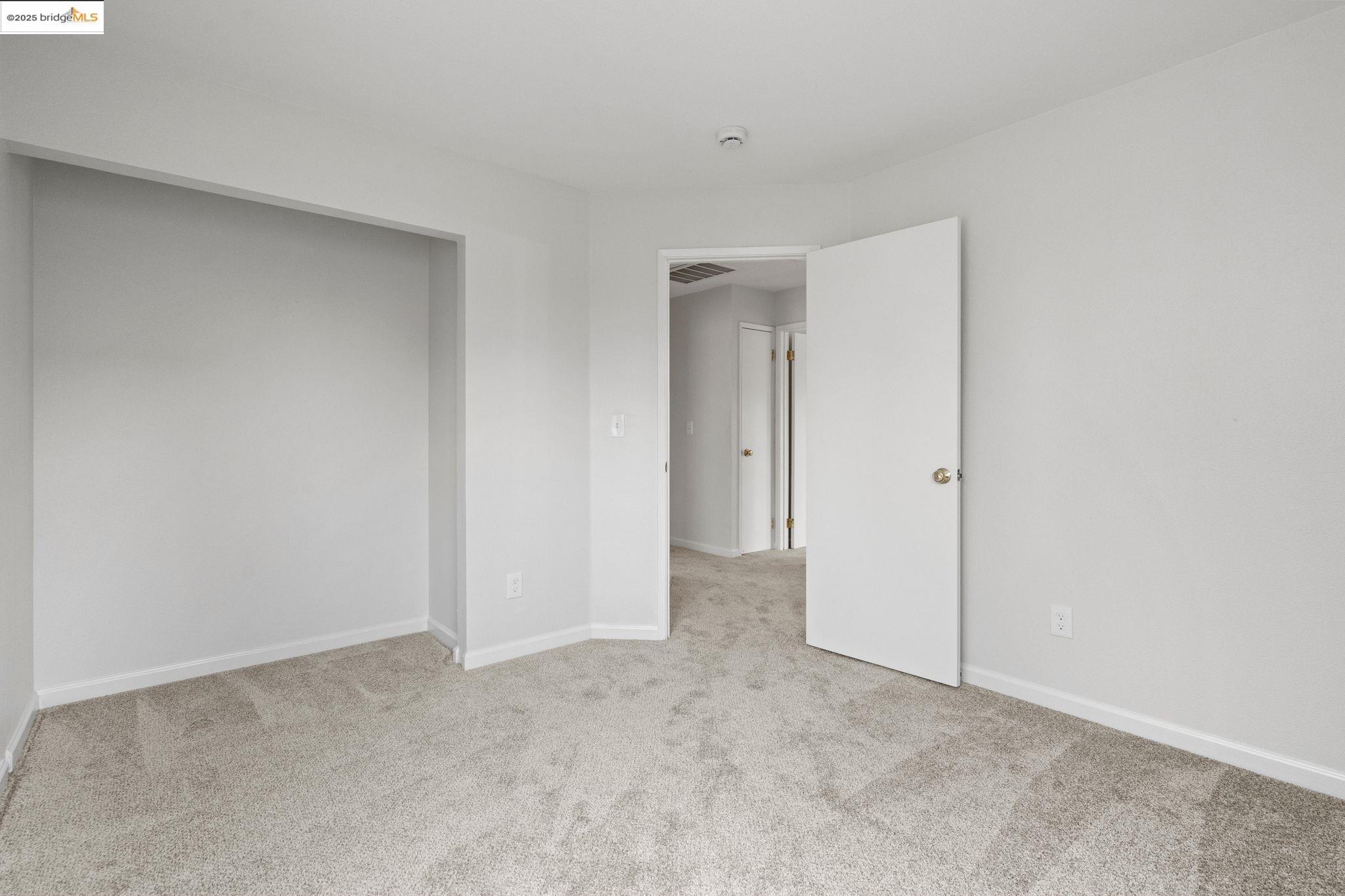 958 Village Cir