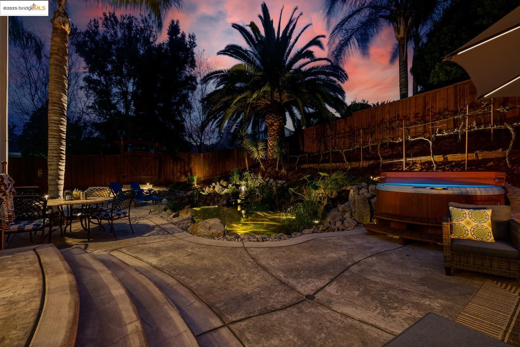 567 Thornhill Ln