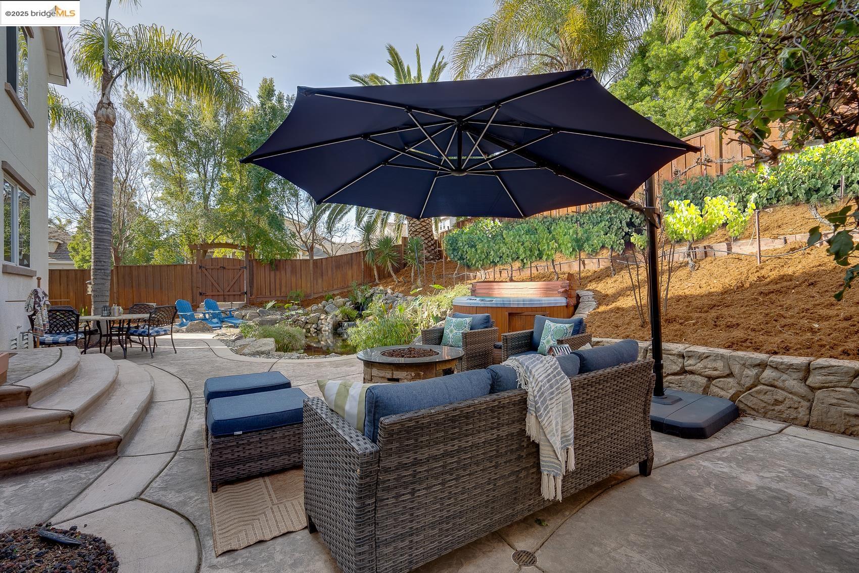 567 Thornhill Ln
