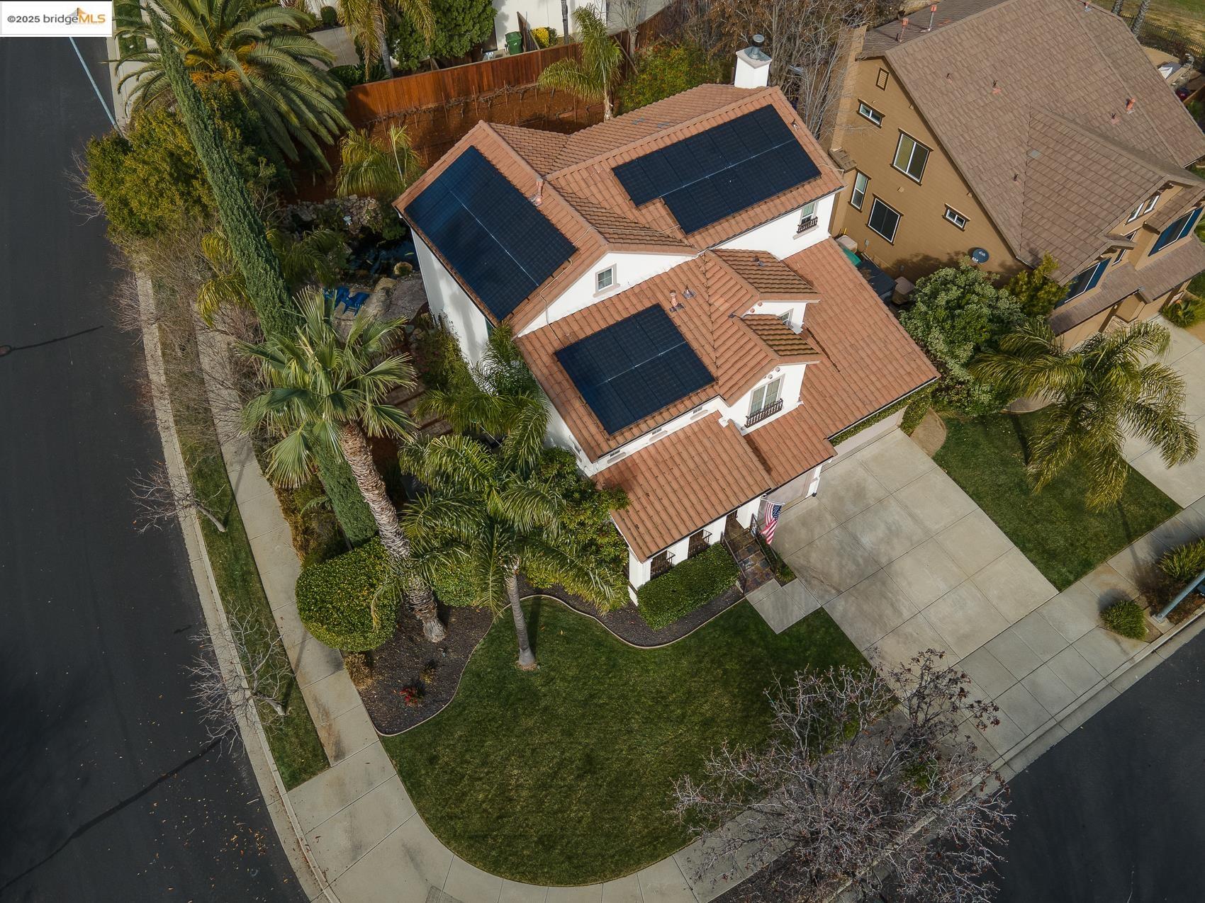 567 Thornhill Ln