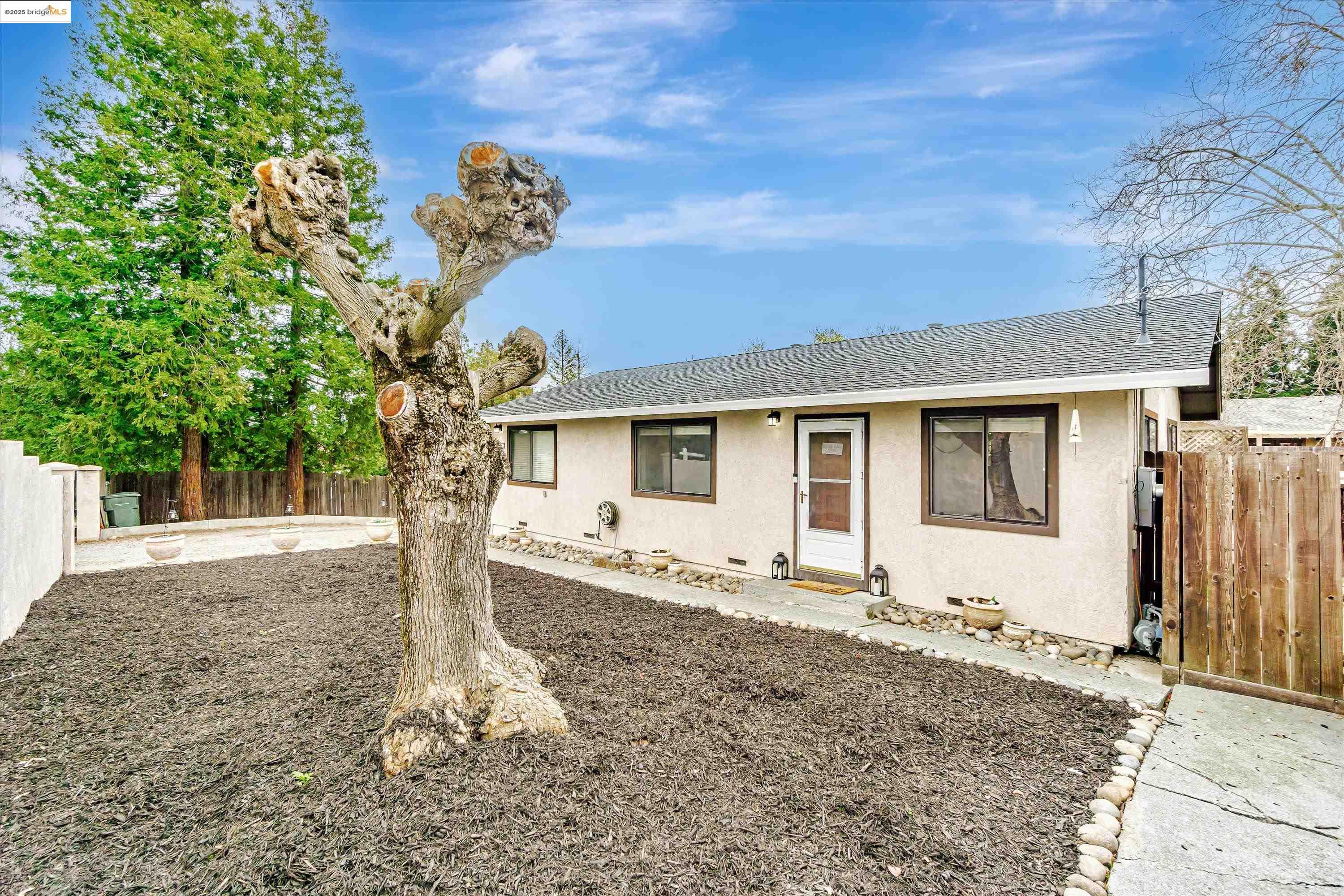 327 4Th Ave