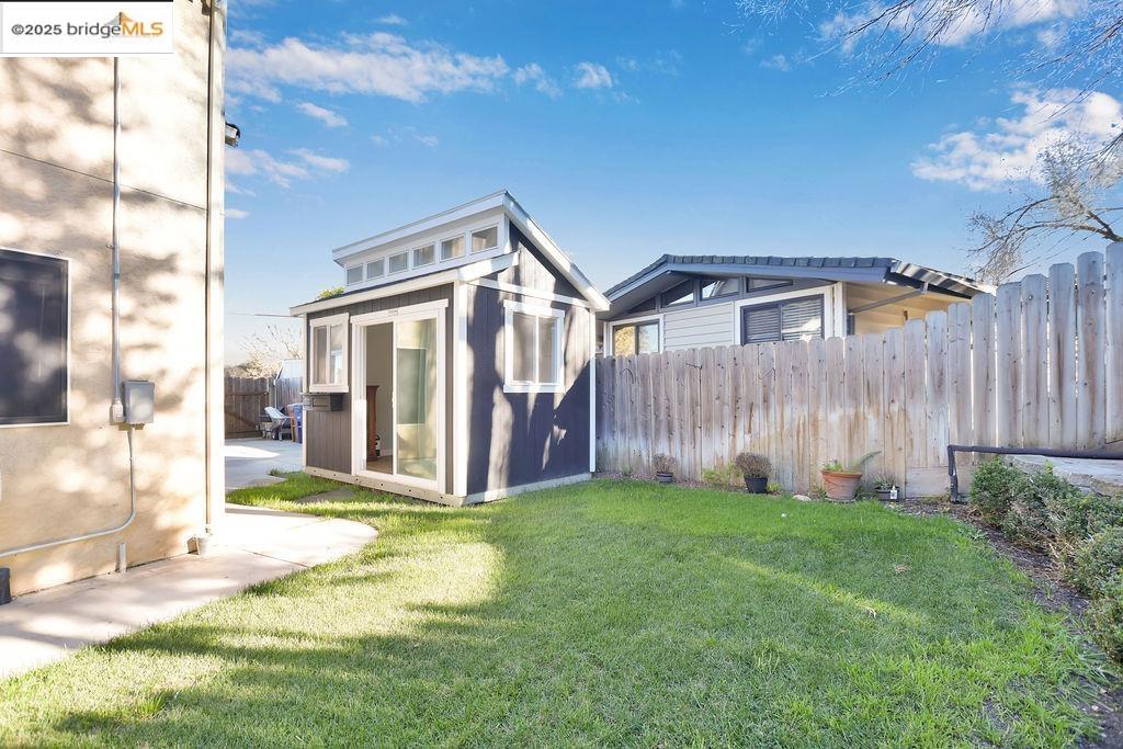 1001 Linda Vista Way