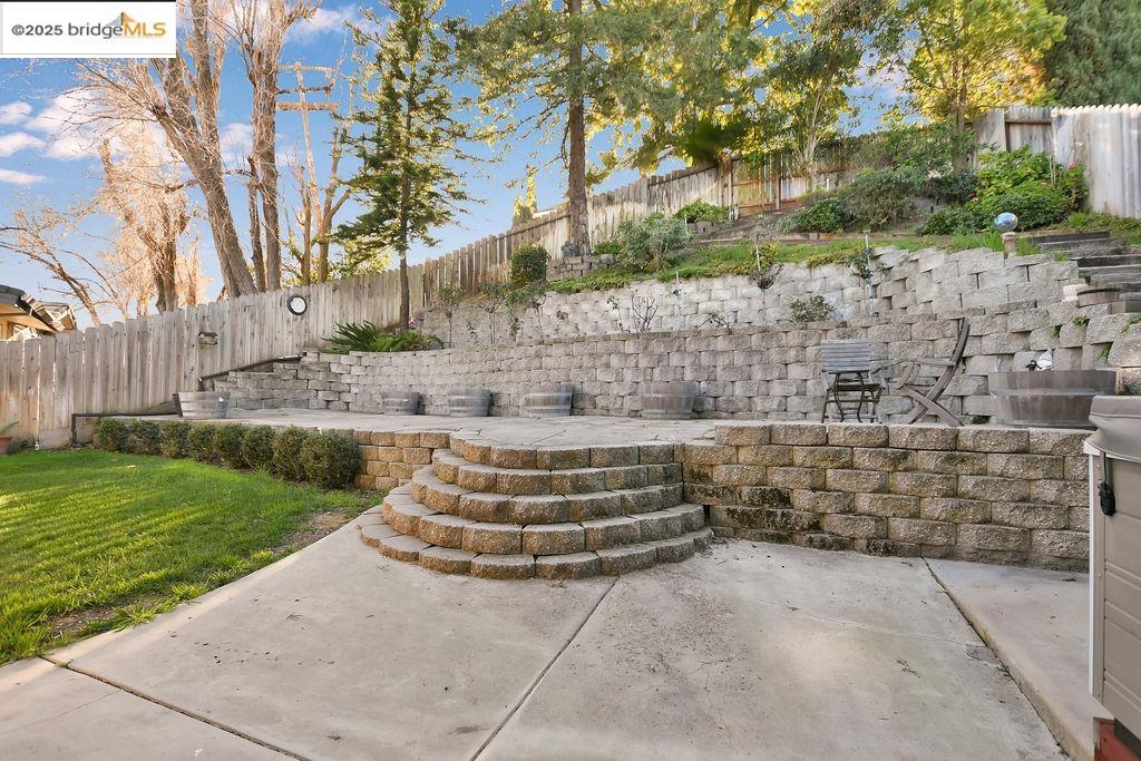 1001 Linda Vista Way