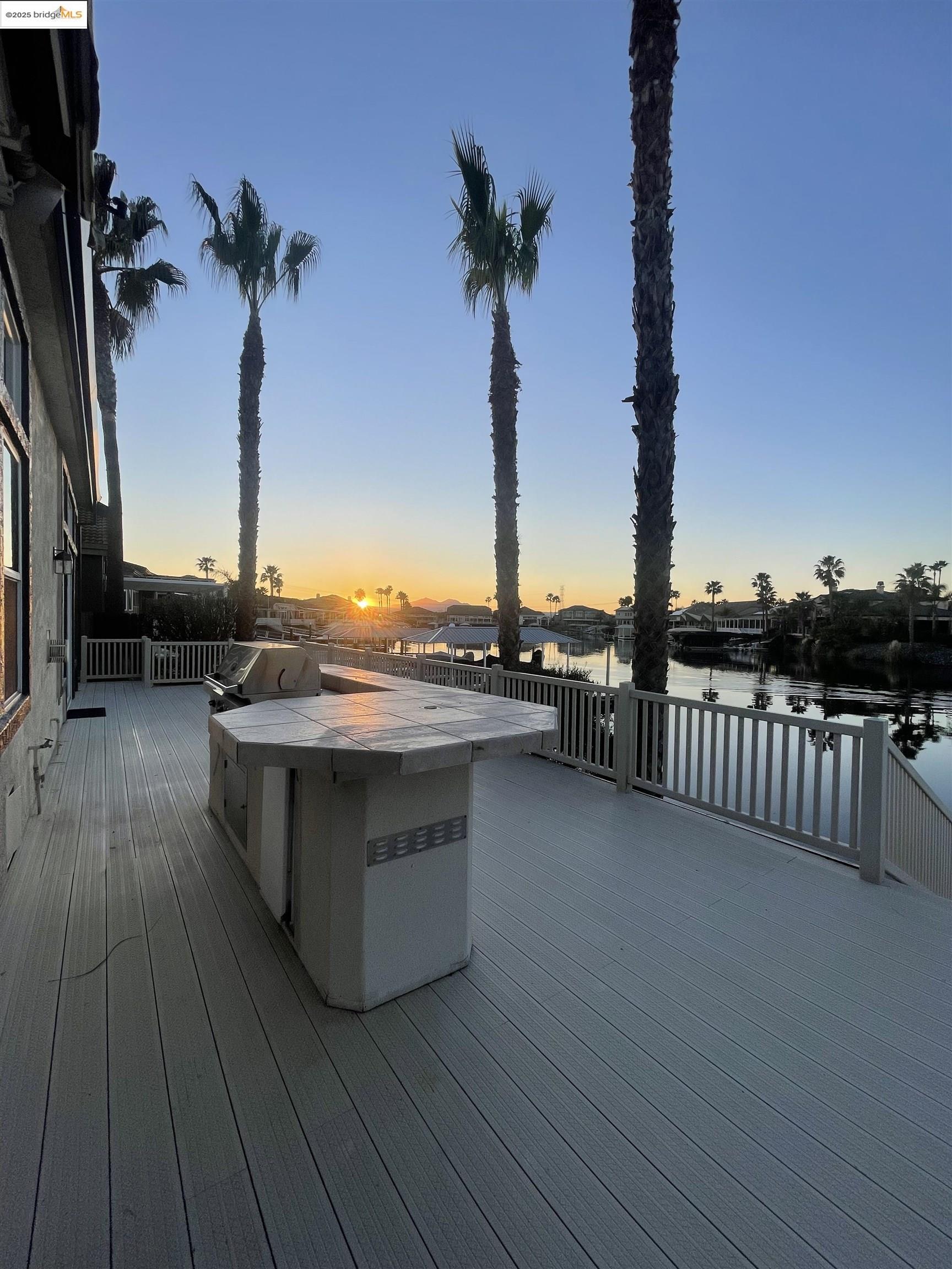 3941 Lighthouse Place