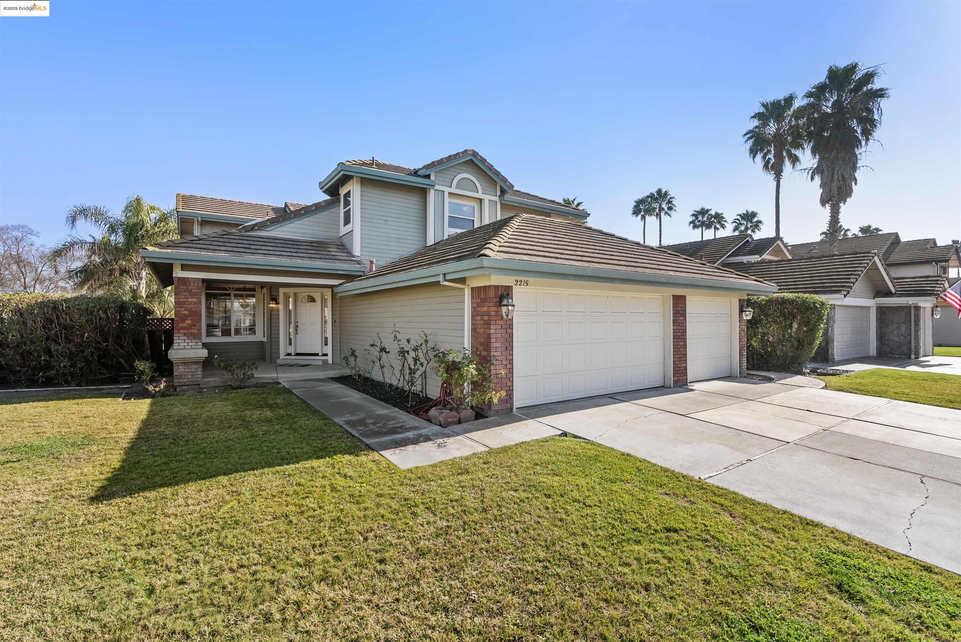 2215 Colonial Ct