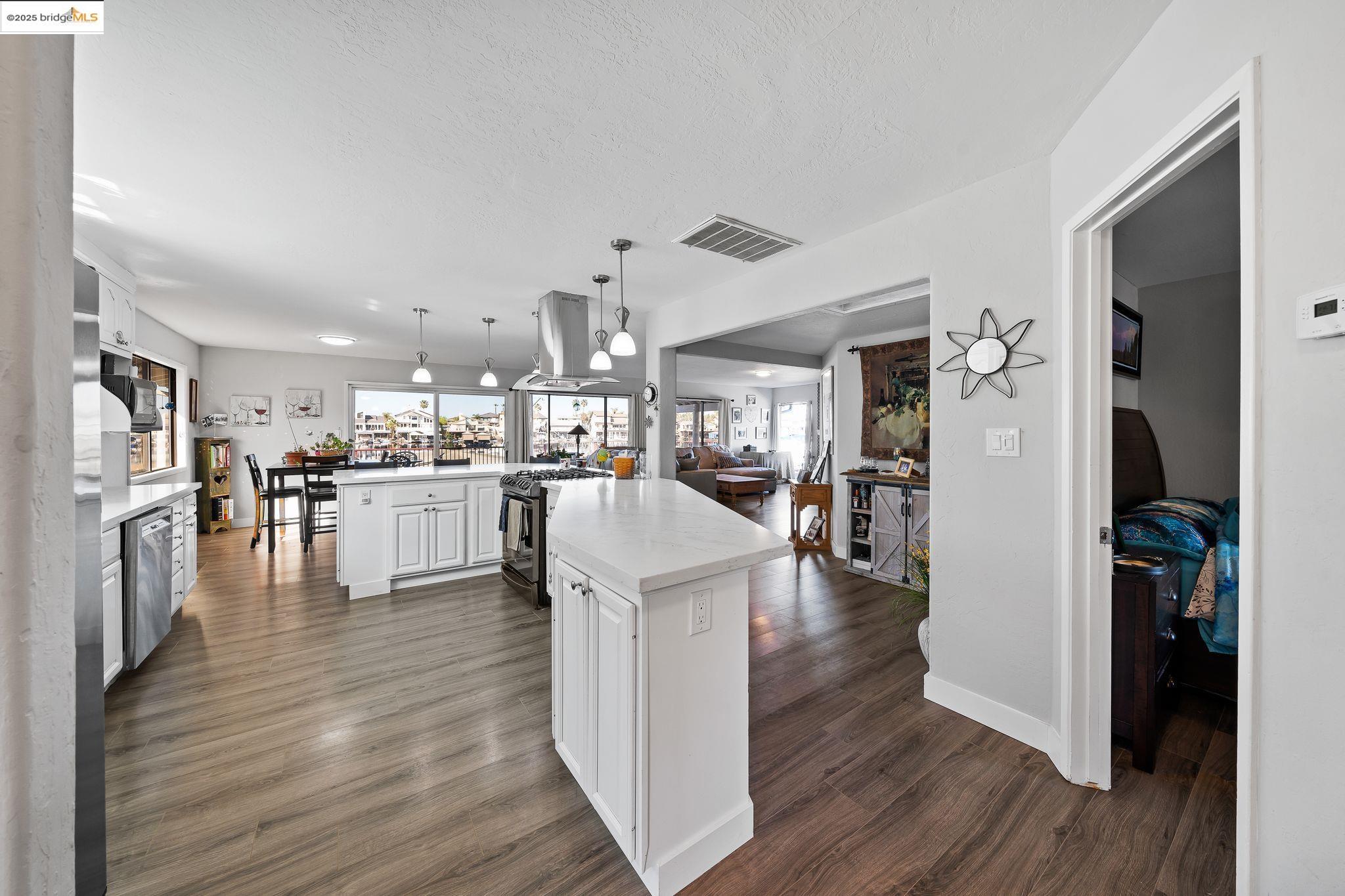 926 Lido Cir