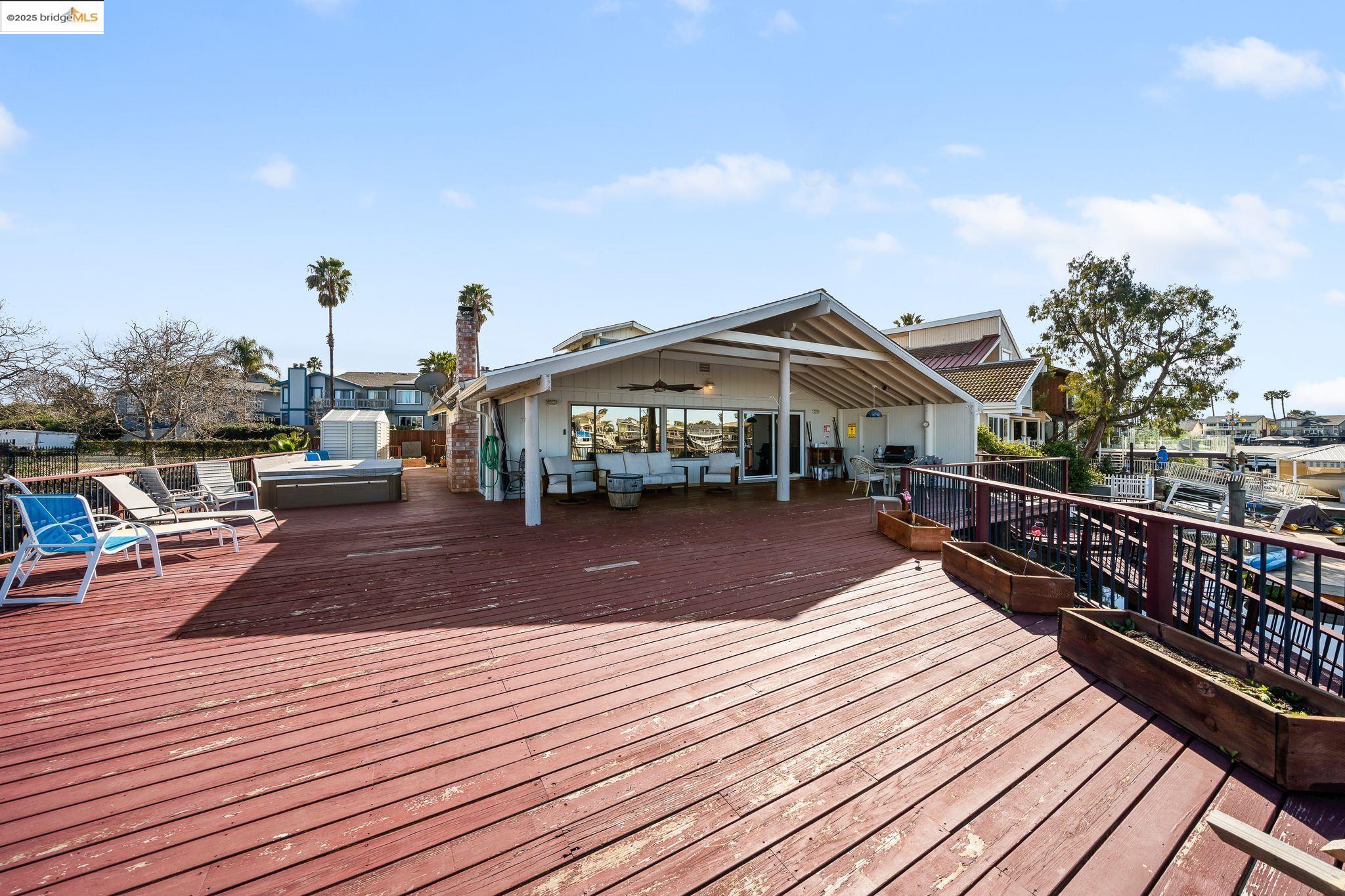 926 Lido Cir