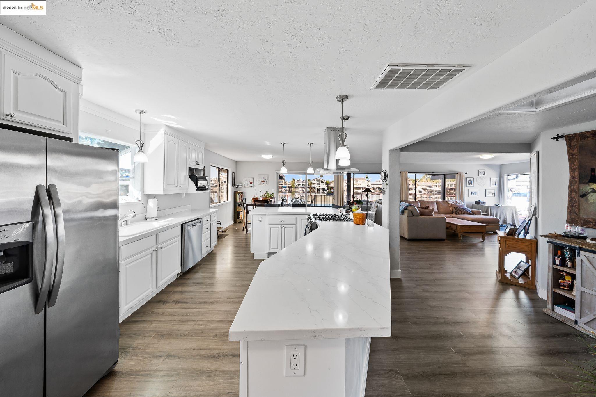 926 Lido Cir