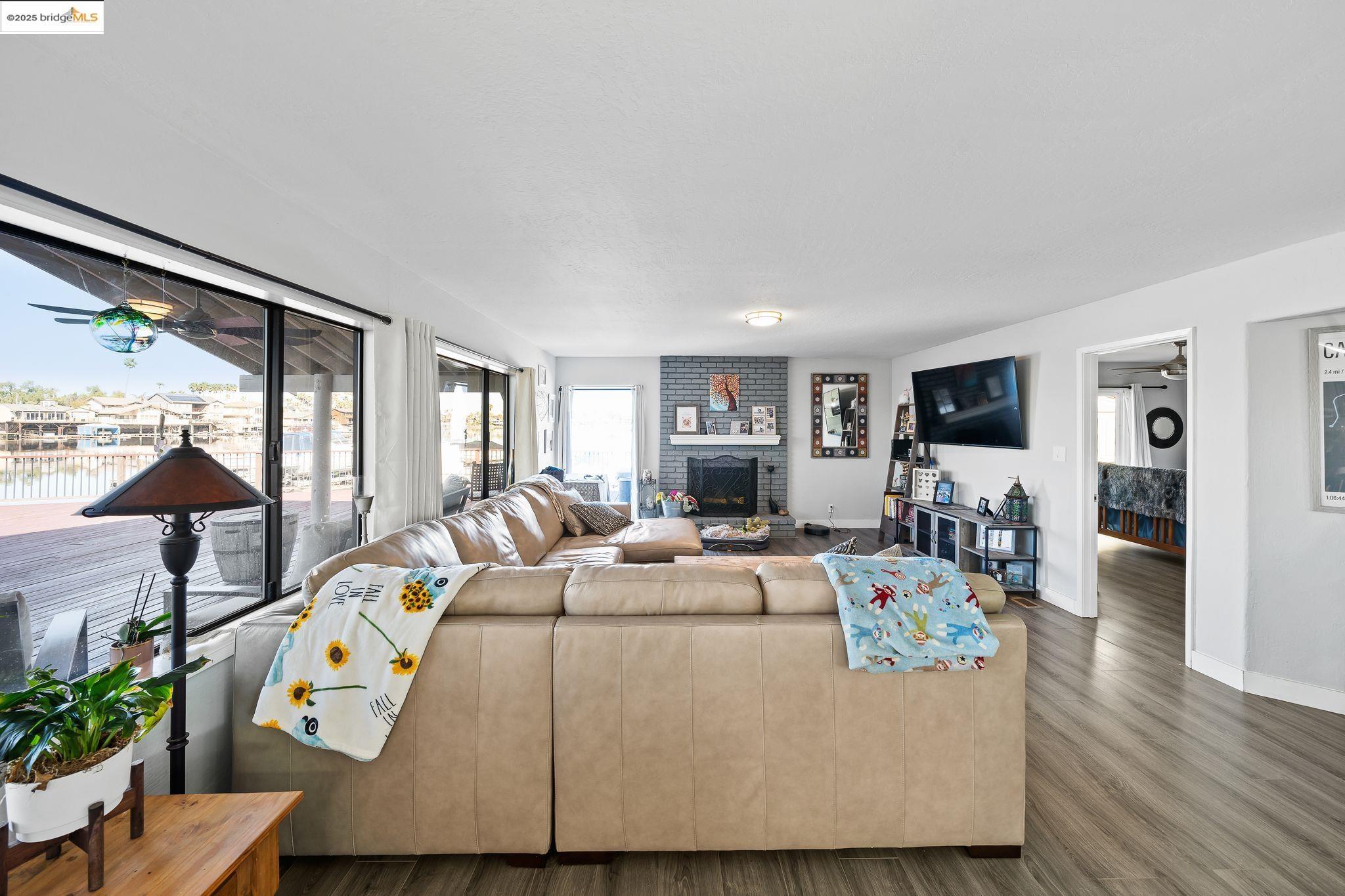 926 Lido Cir
