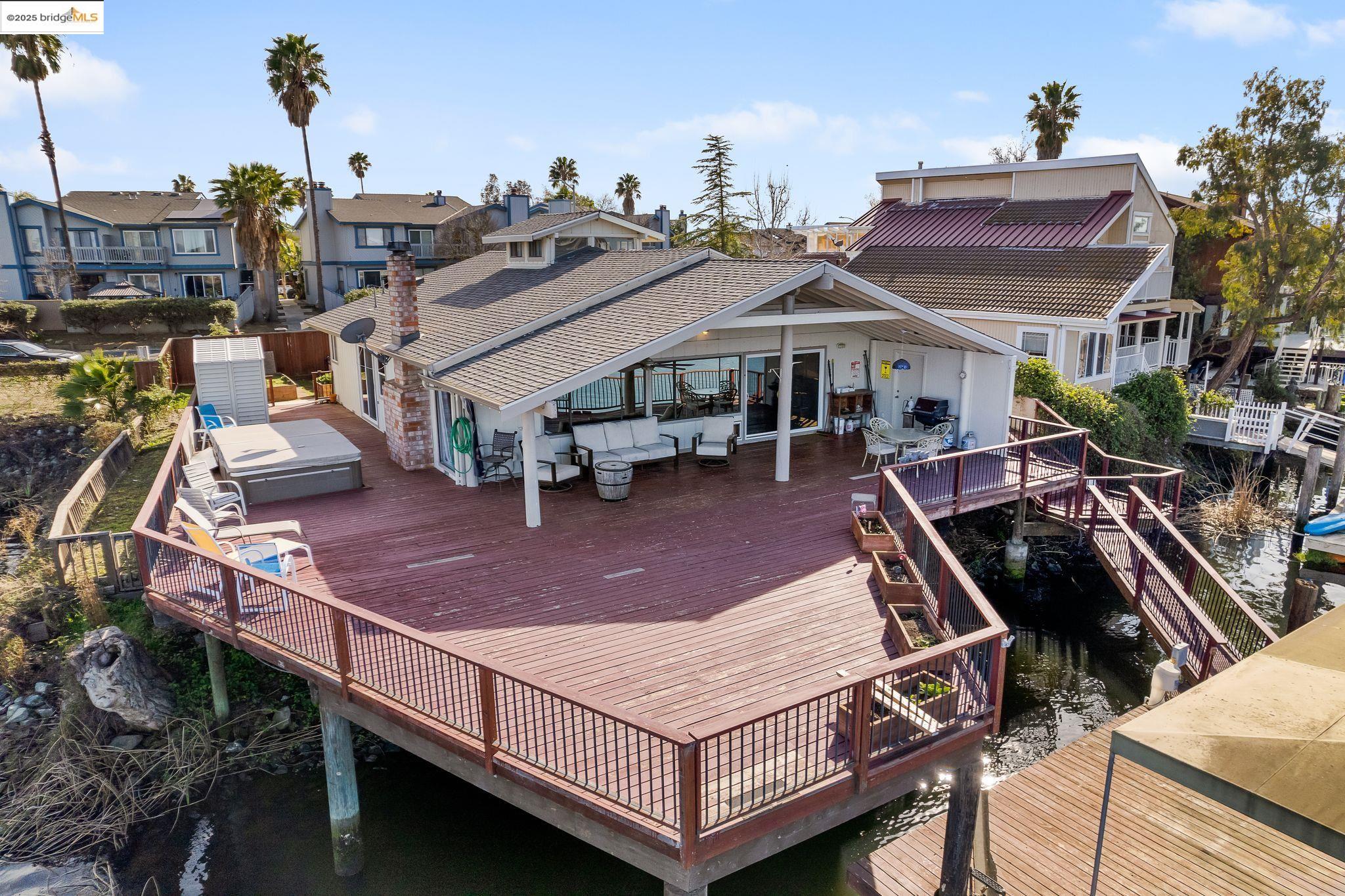 926 Lido Cir