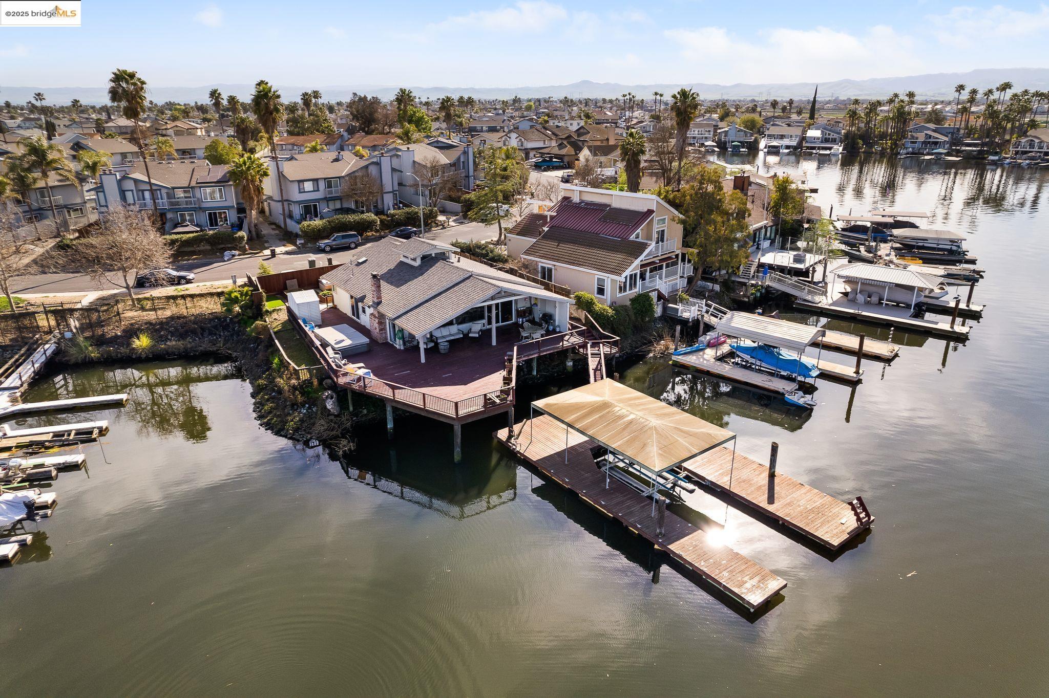 926 Lido Cir