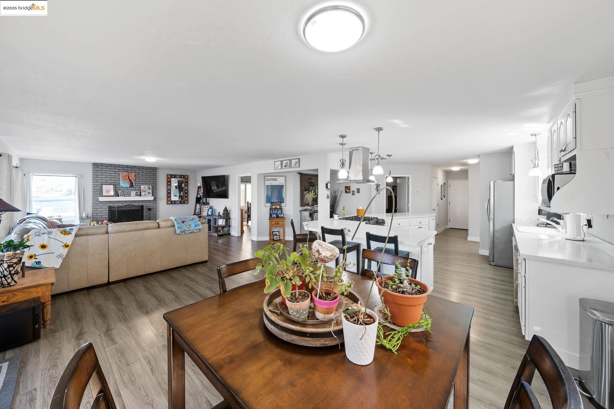 926 Lido Cir