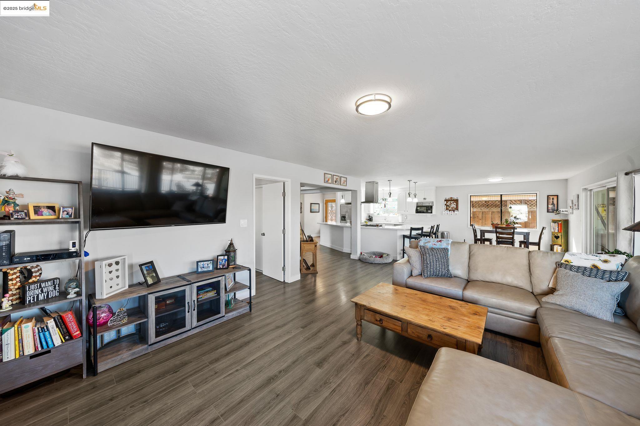 926 Lido Cir