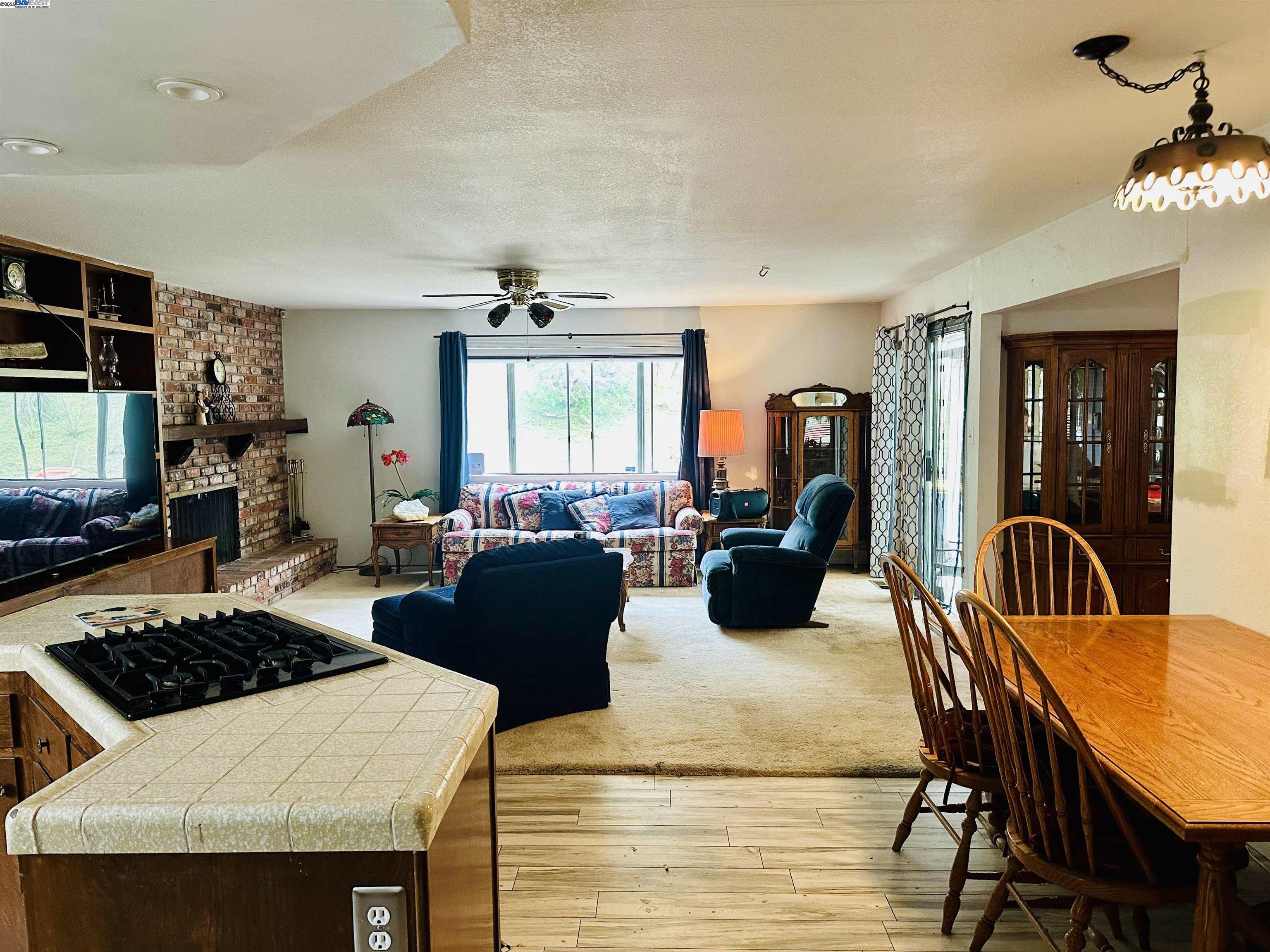 140 Nanimo Ct