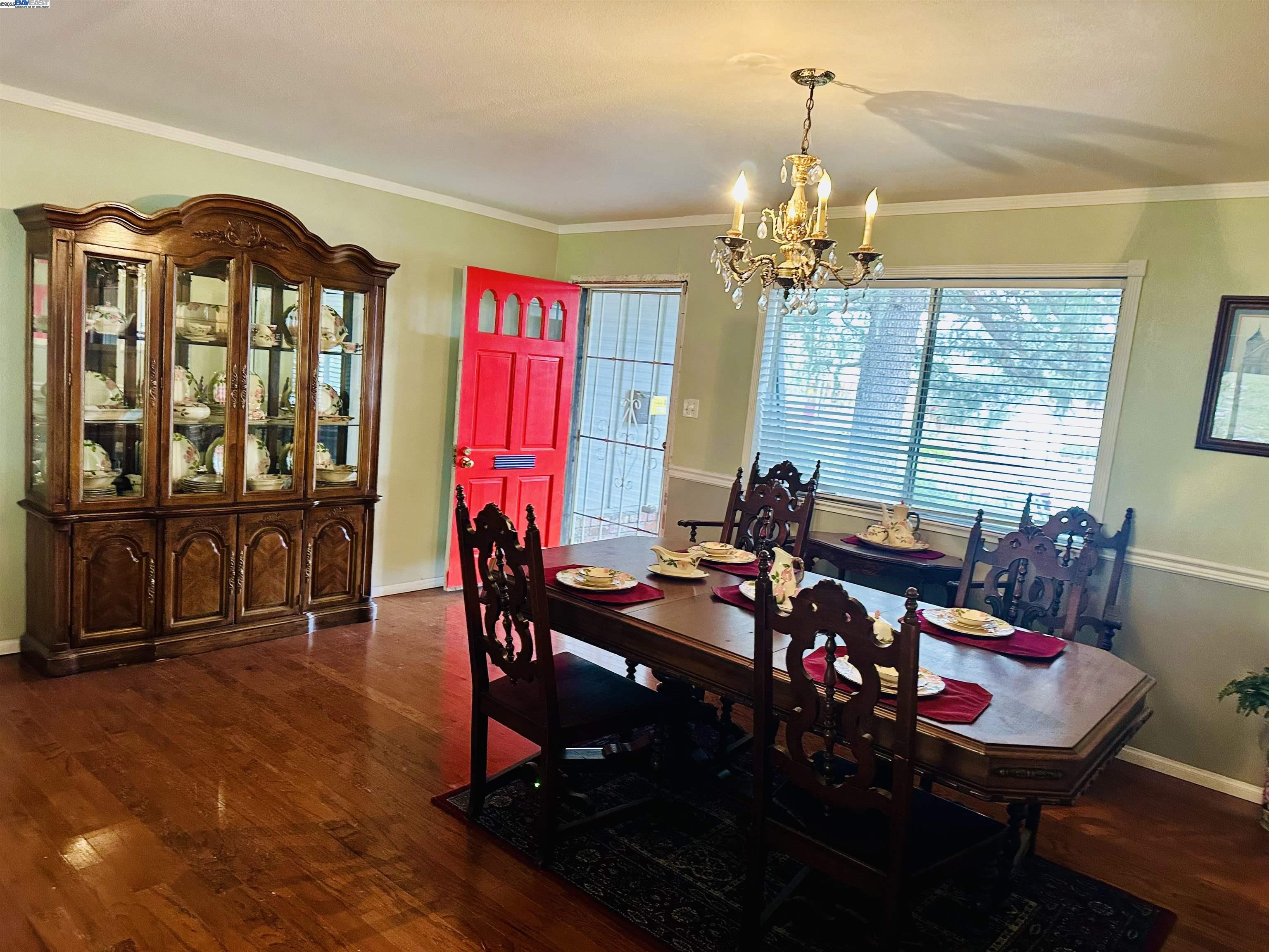 140 Nanimo Ct