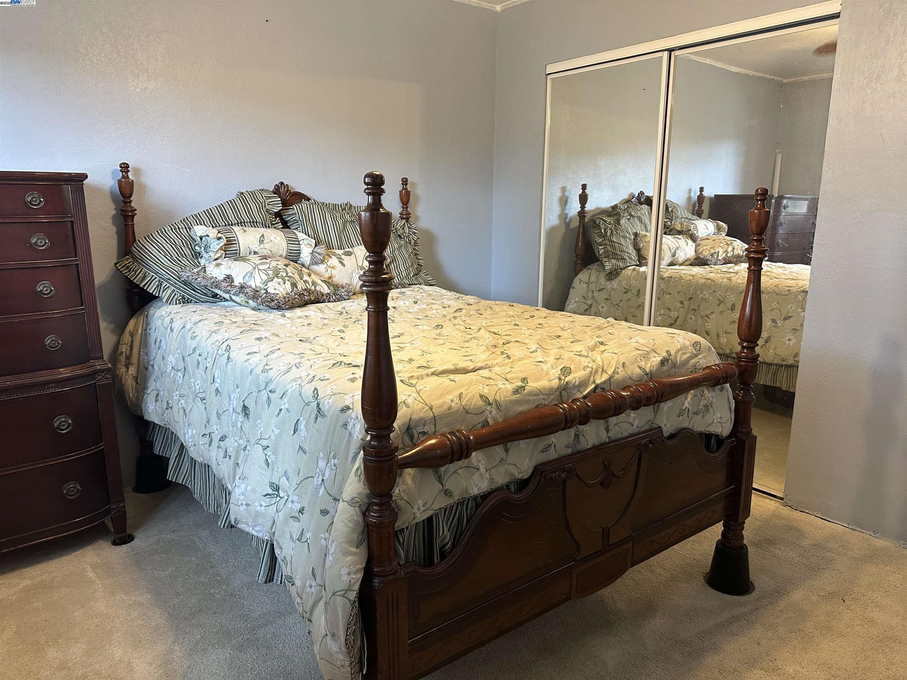 140 Nanimo Ct