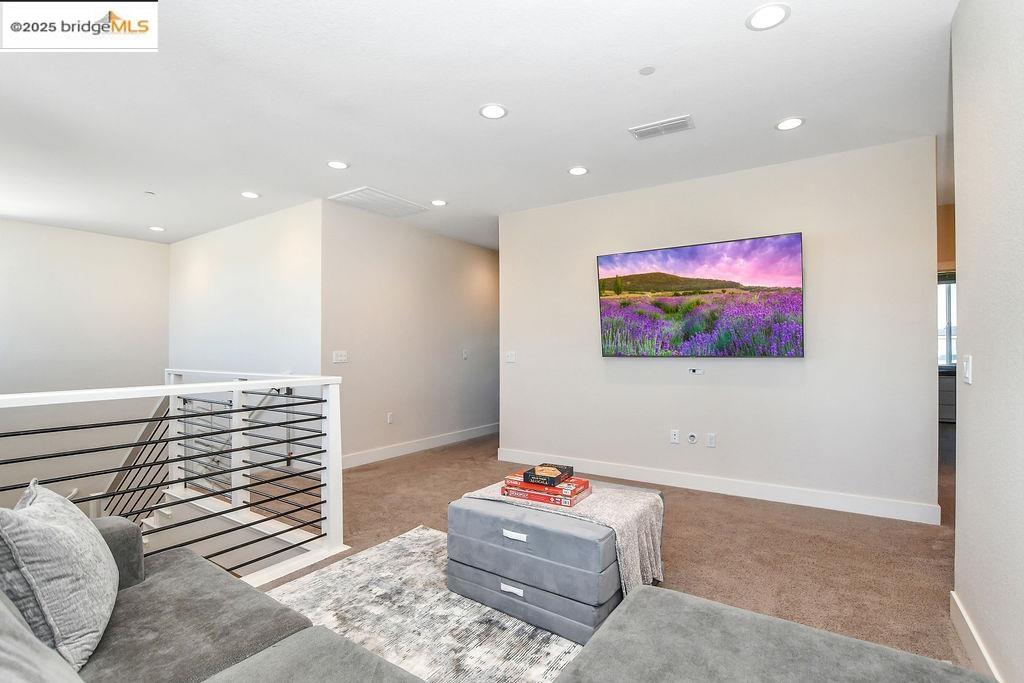 16214 Sculptor Ave