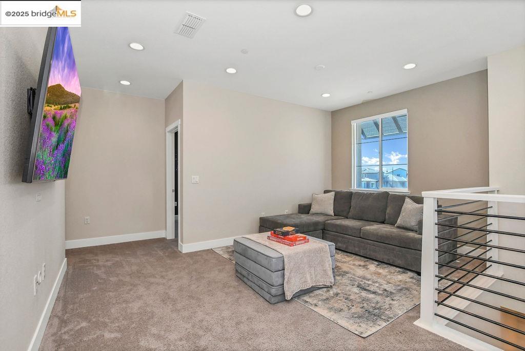 16214 Sculptor Ave
