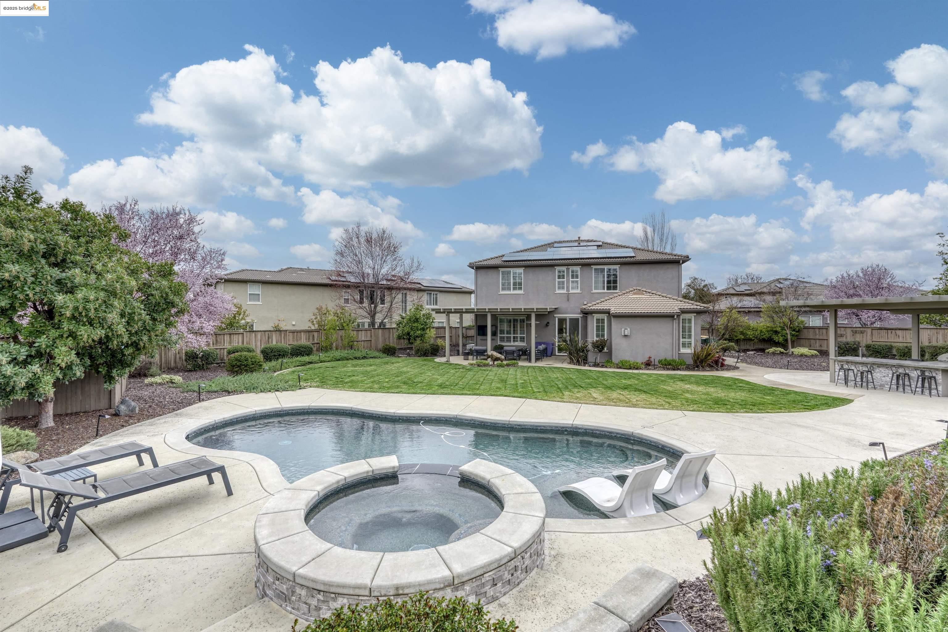 814 Vanderbilt Ct