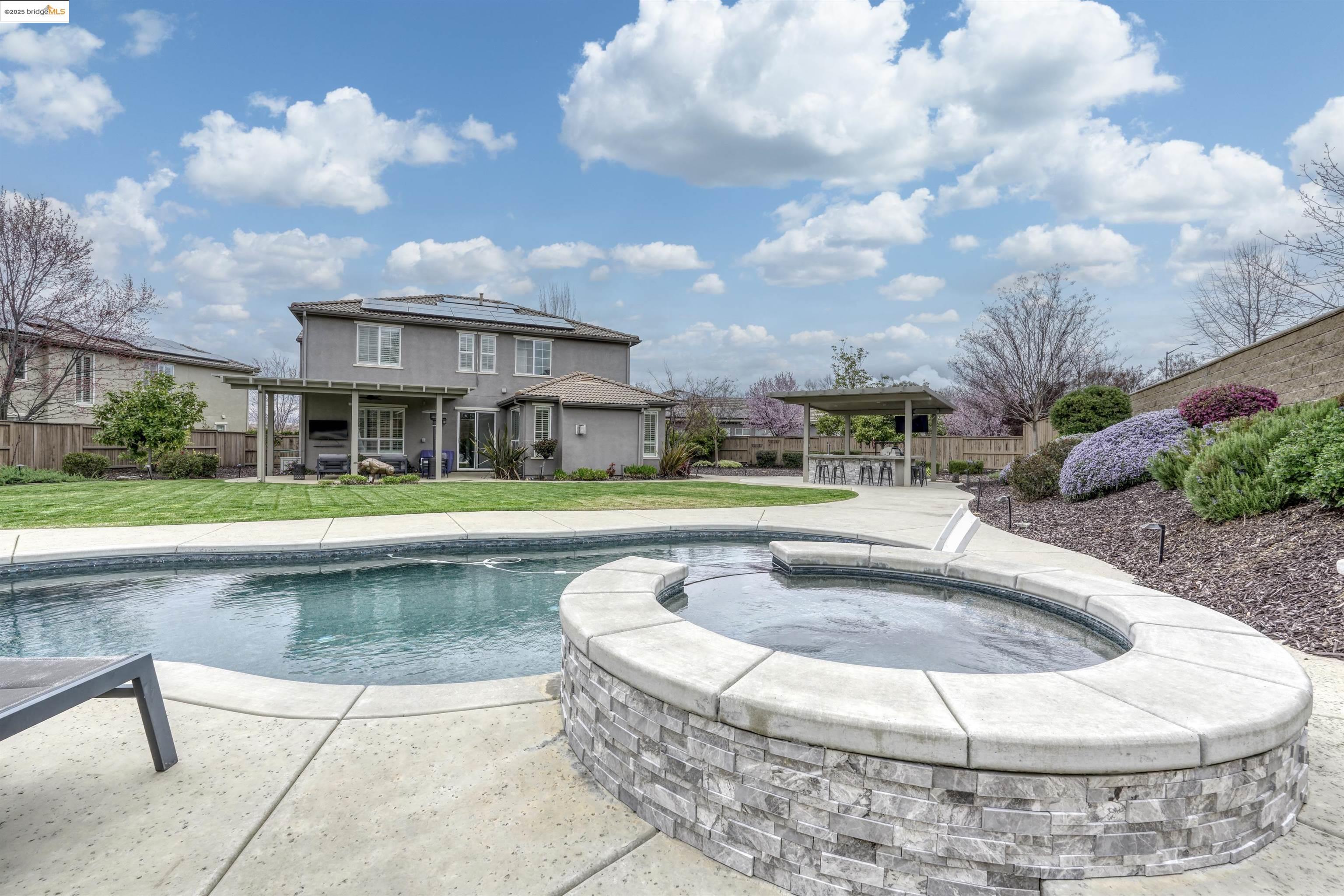 814 Vanderbilt Ct