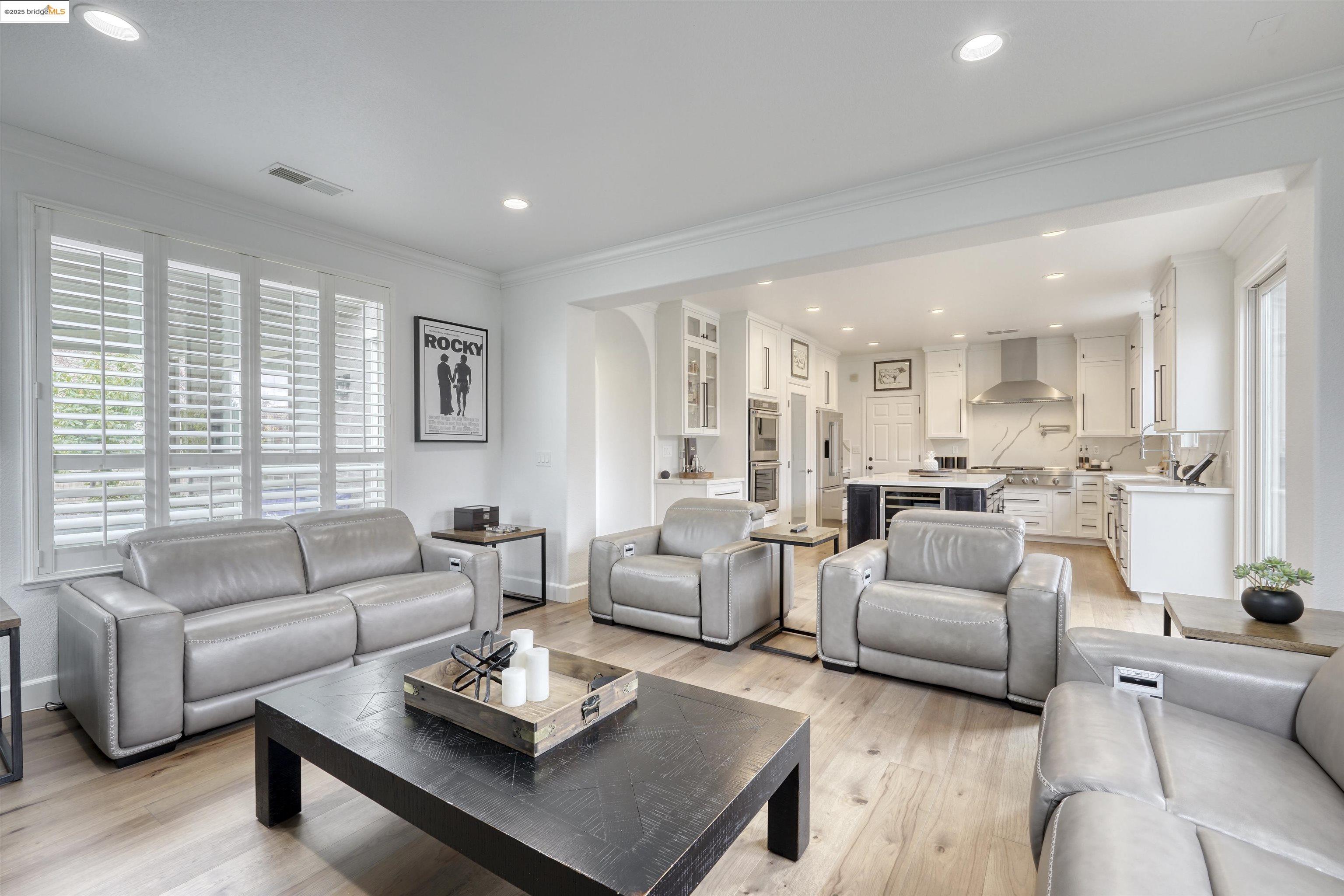 814 Vanderbilt Ct