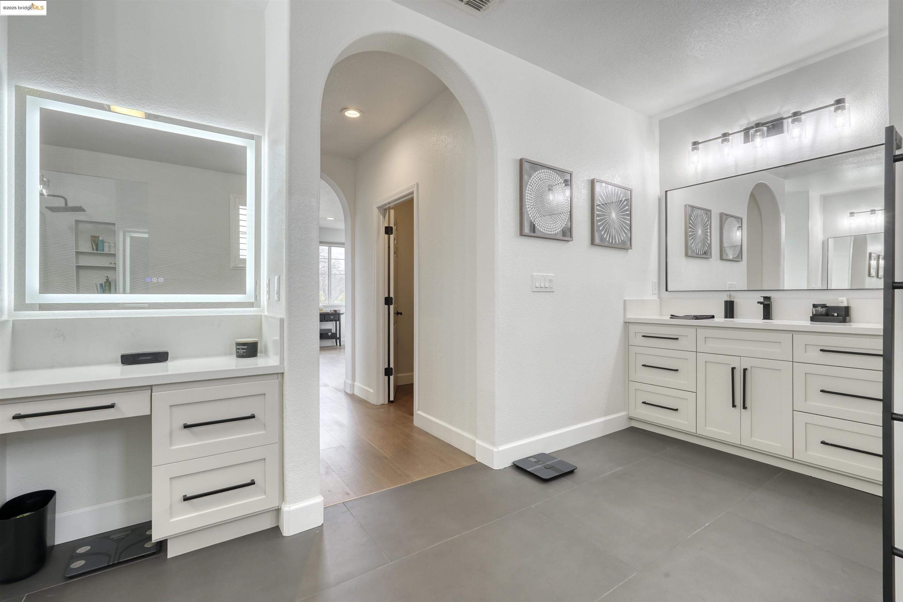 814 Vanderbilt Ct