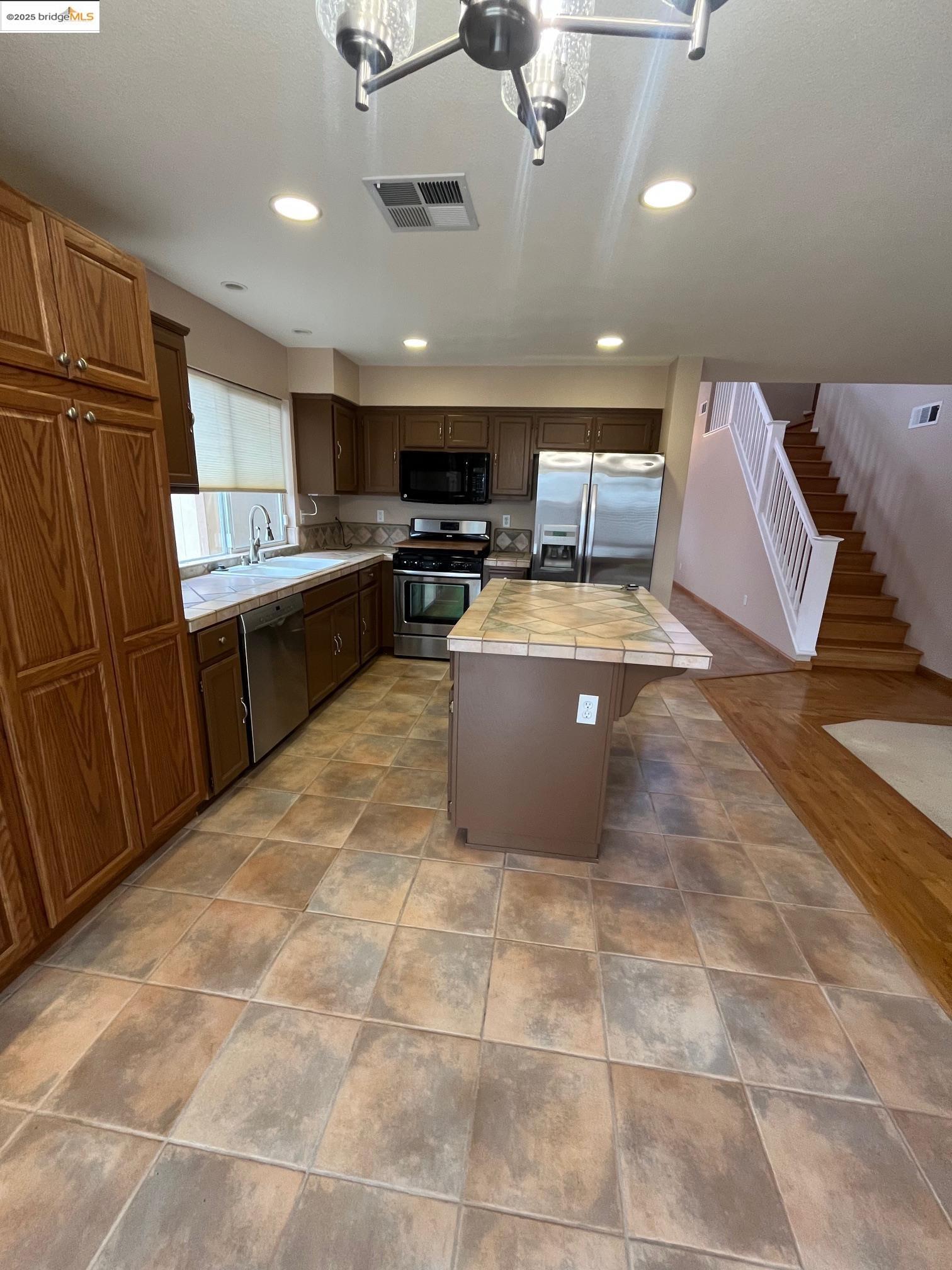 3568 Sailboat Dr