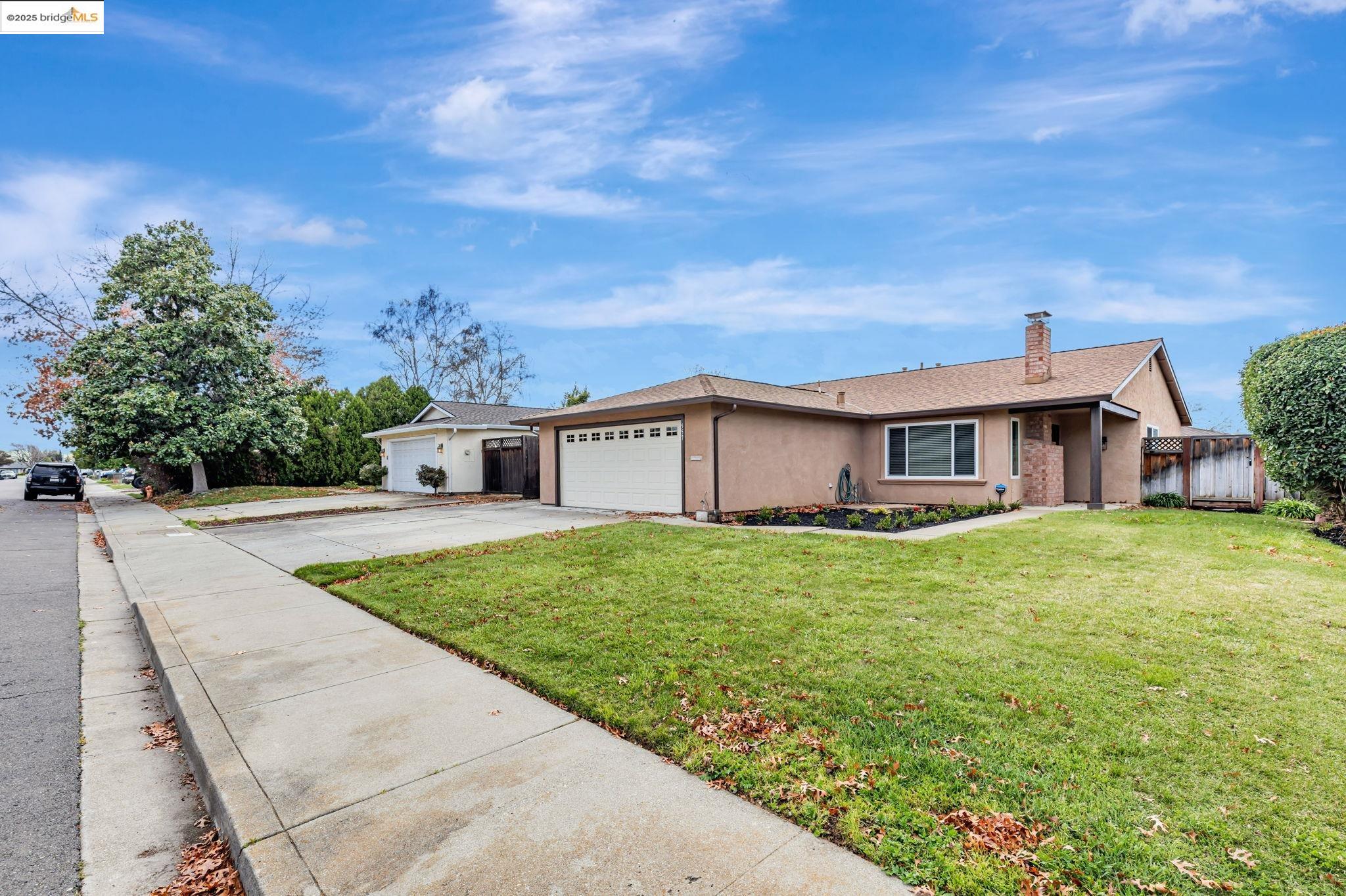 557 Debra St
