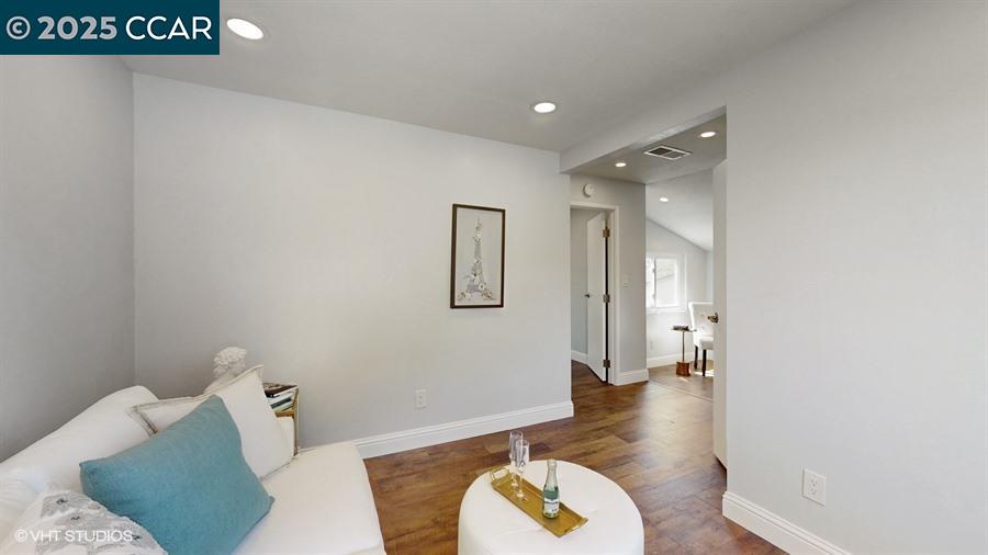 109 Toyon Ct