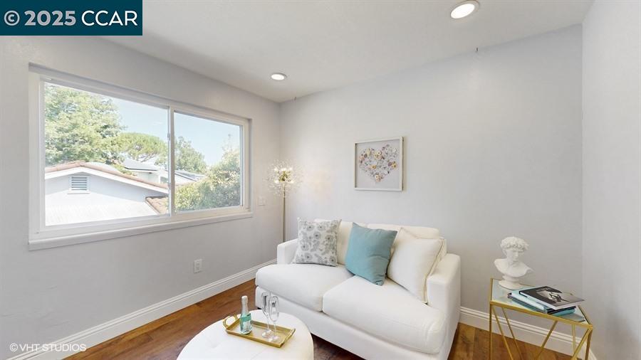 109 Toyon Ct