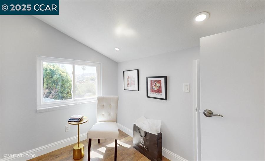109 Toyon Ct