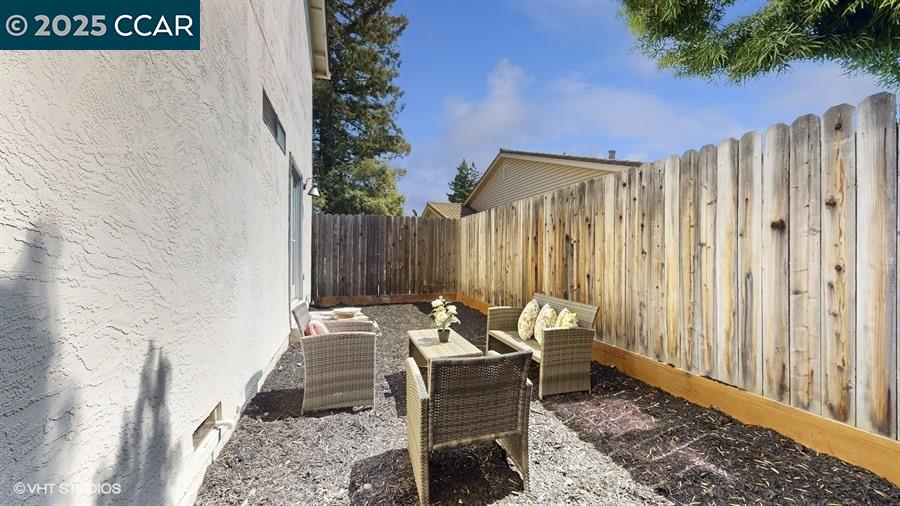 109 Toyon Ct