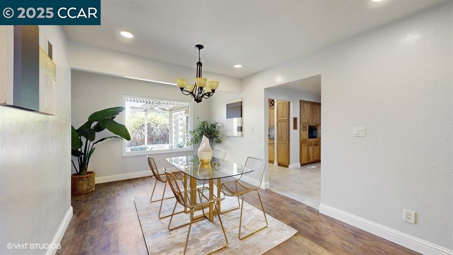 109 Toyon Ct
