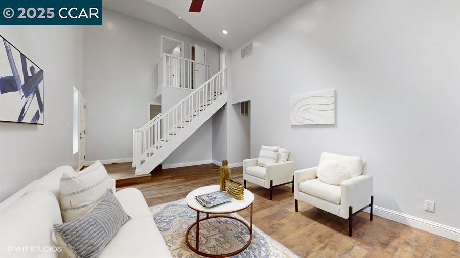 109 Toyon Ct