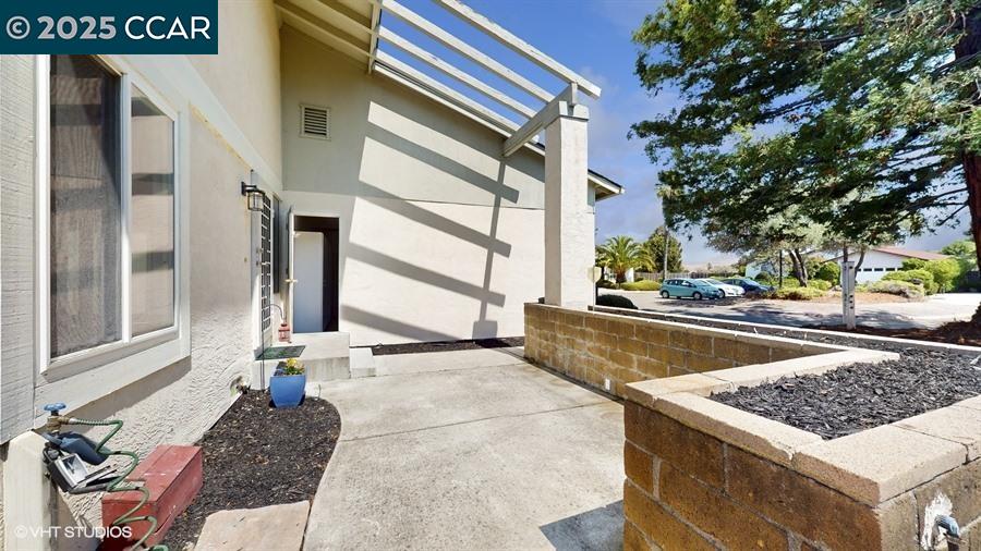 109 Toyon Ct