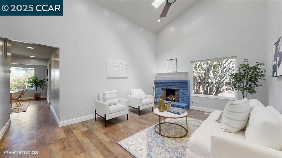 109 Toyon Ct