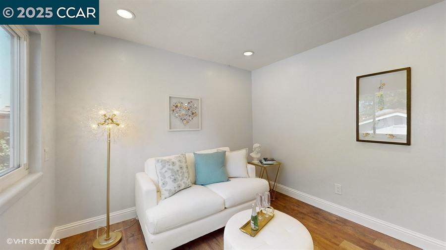 109 Toyon Ct