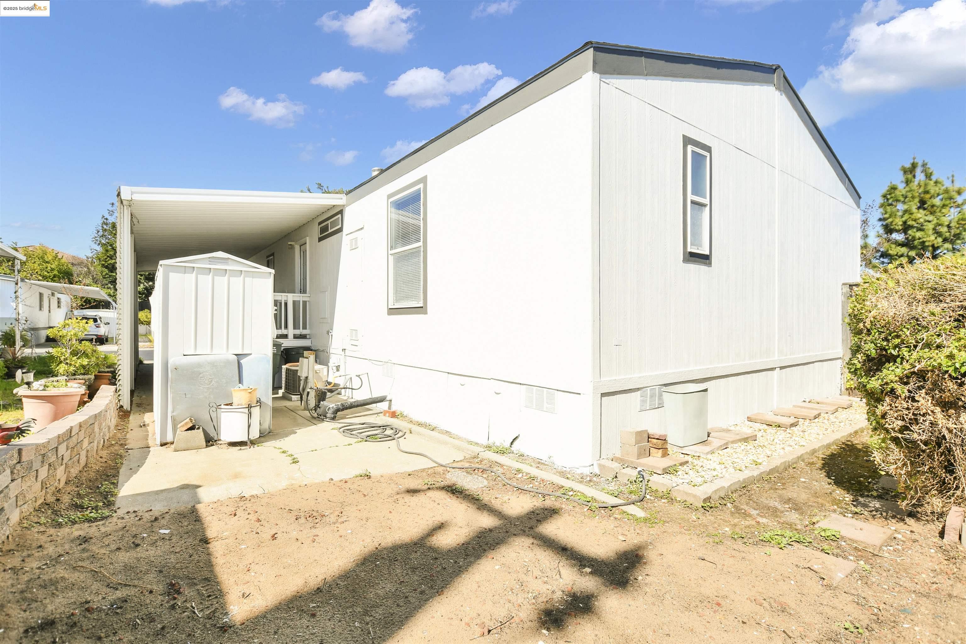 108 Zartop St