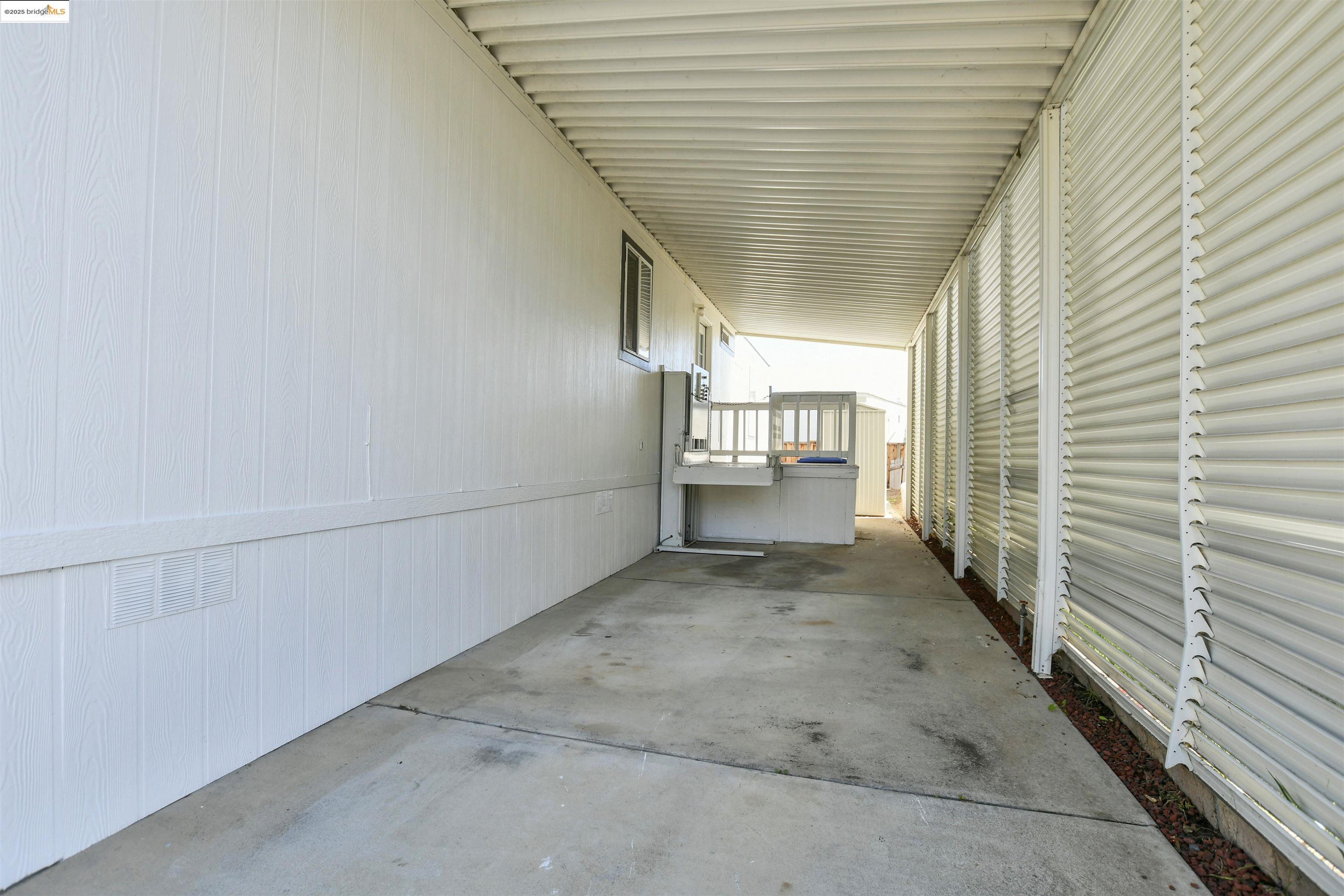 108 Zartop St