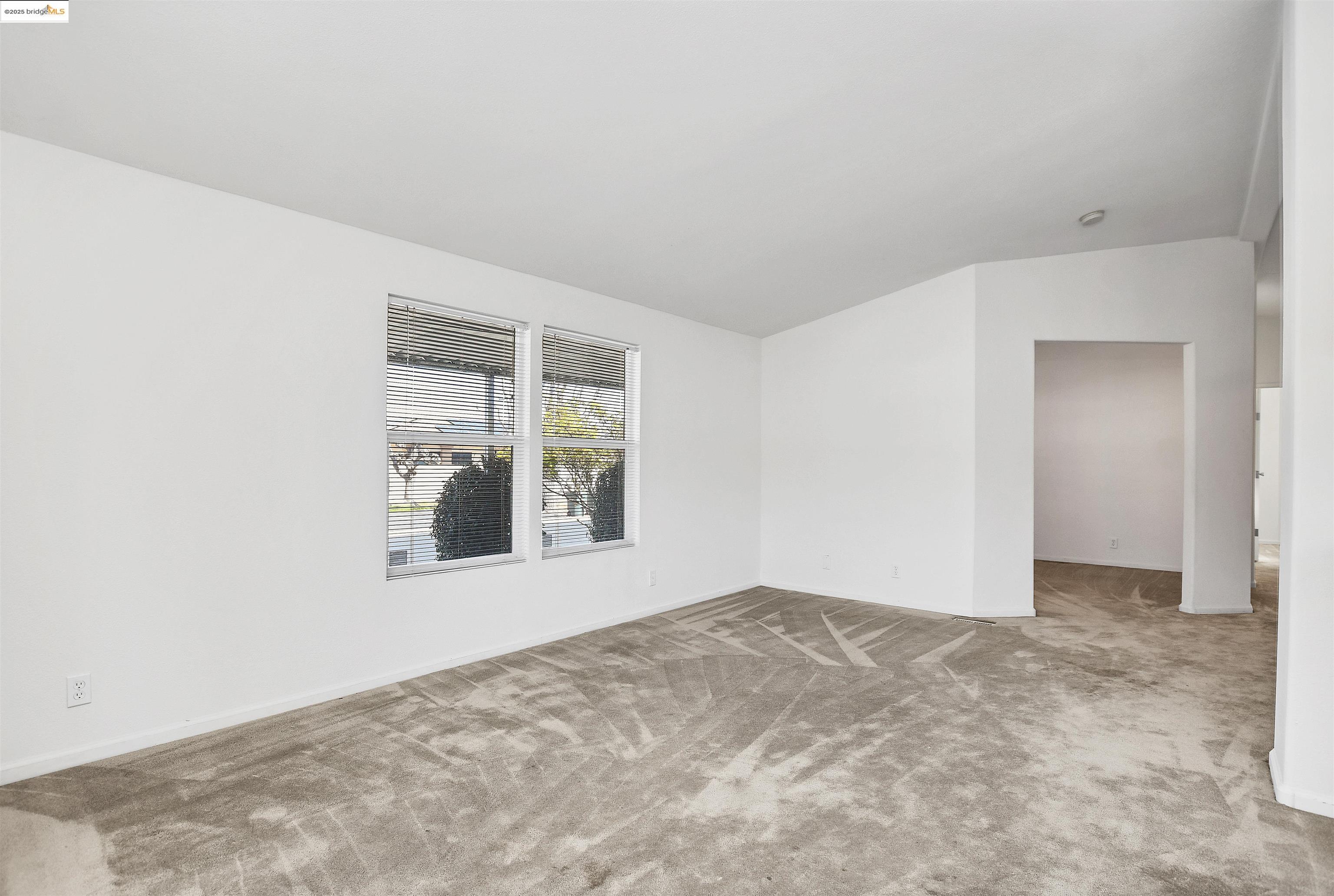 108 Zartop St
