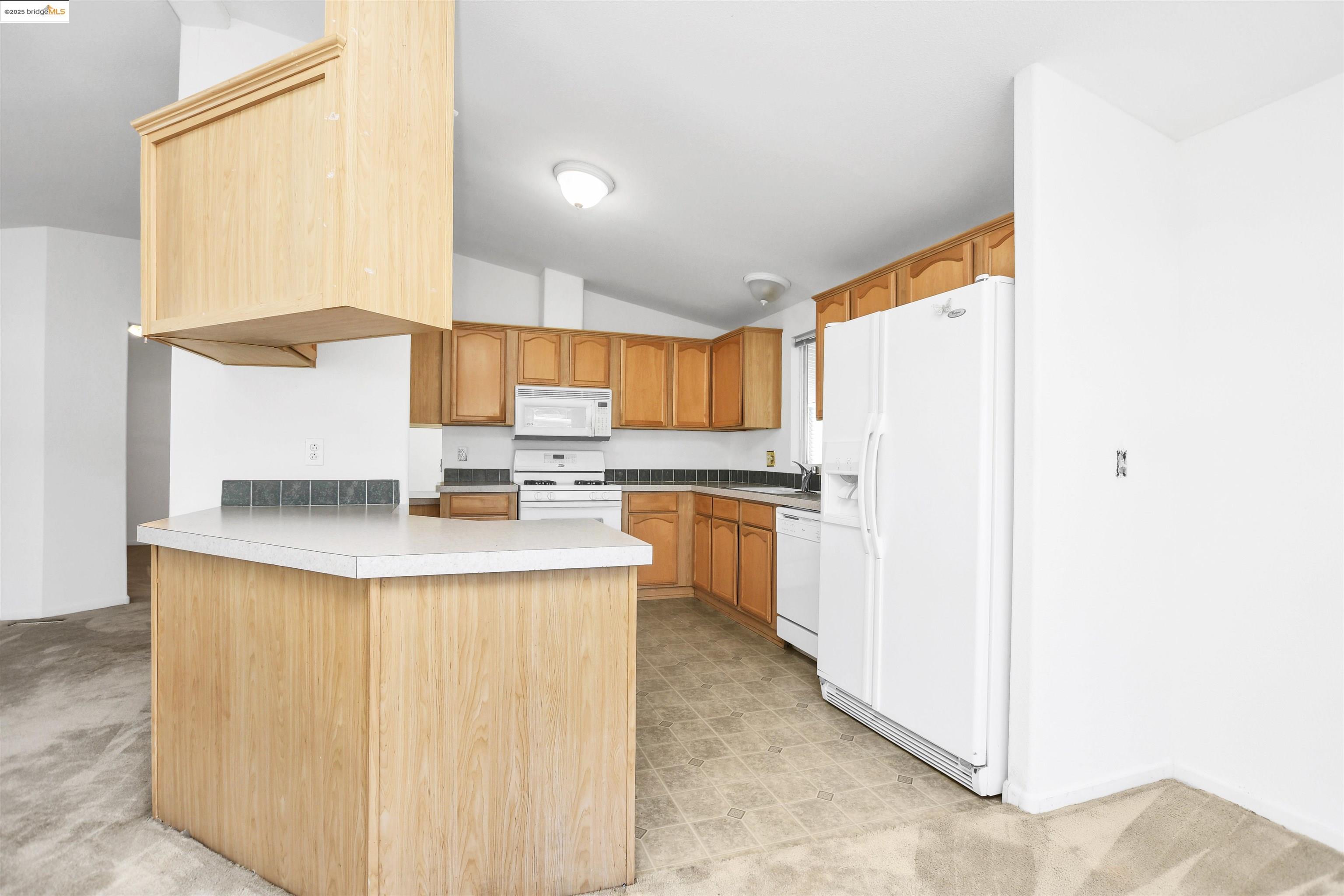 108 Zartop St