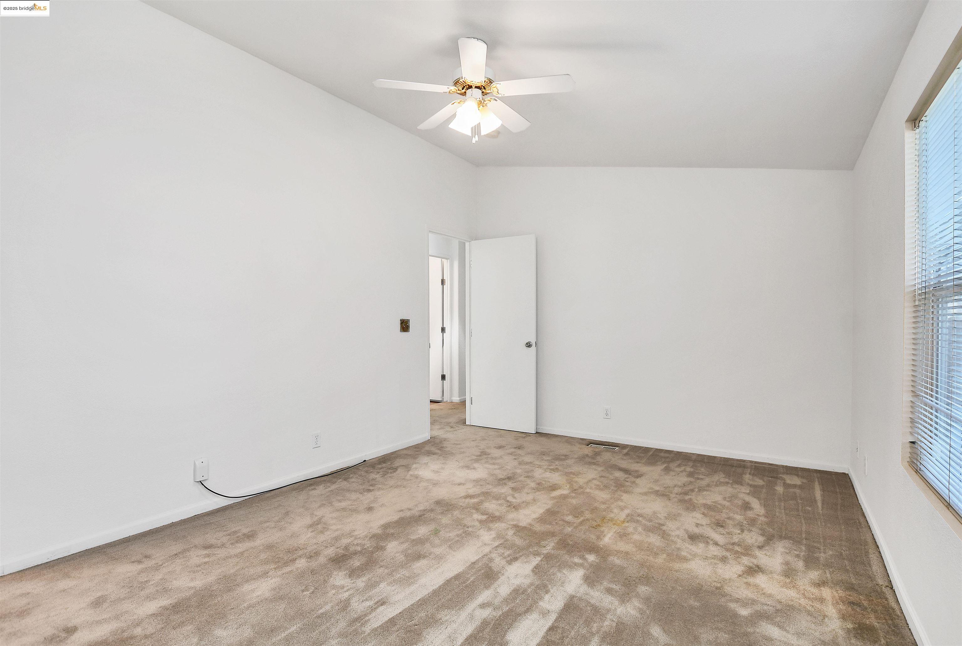 108 Zartop St