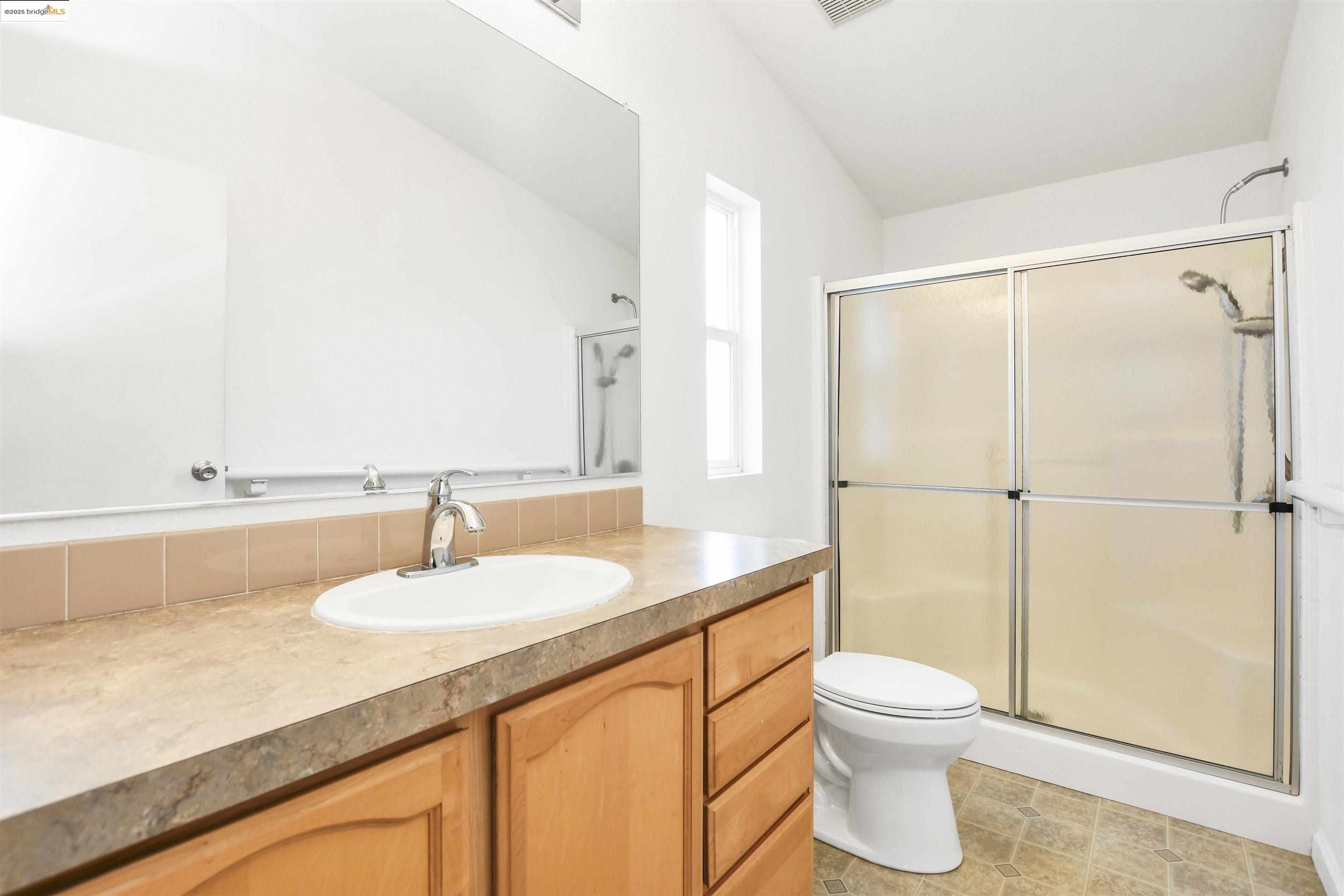 108 Zartop St