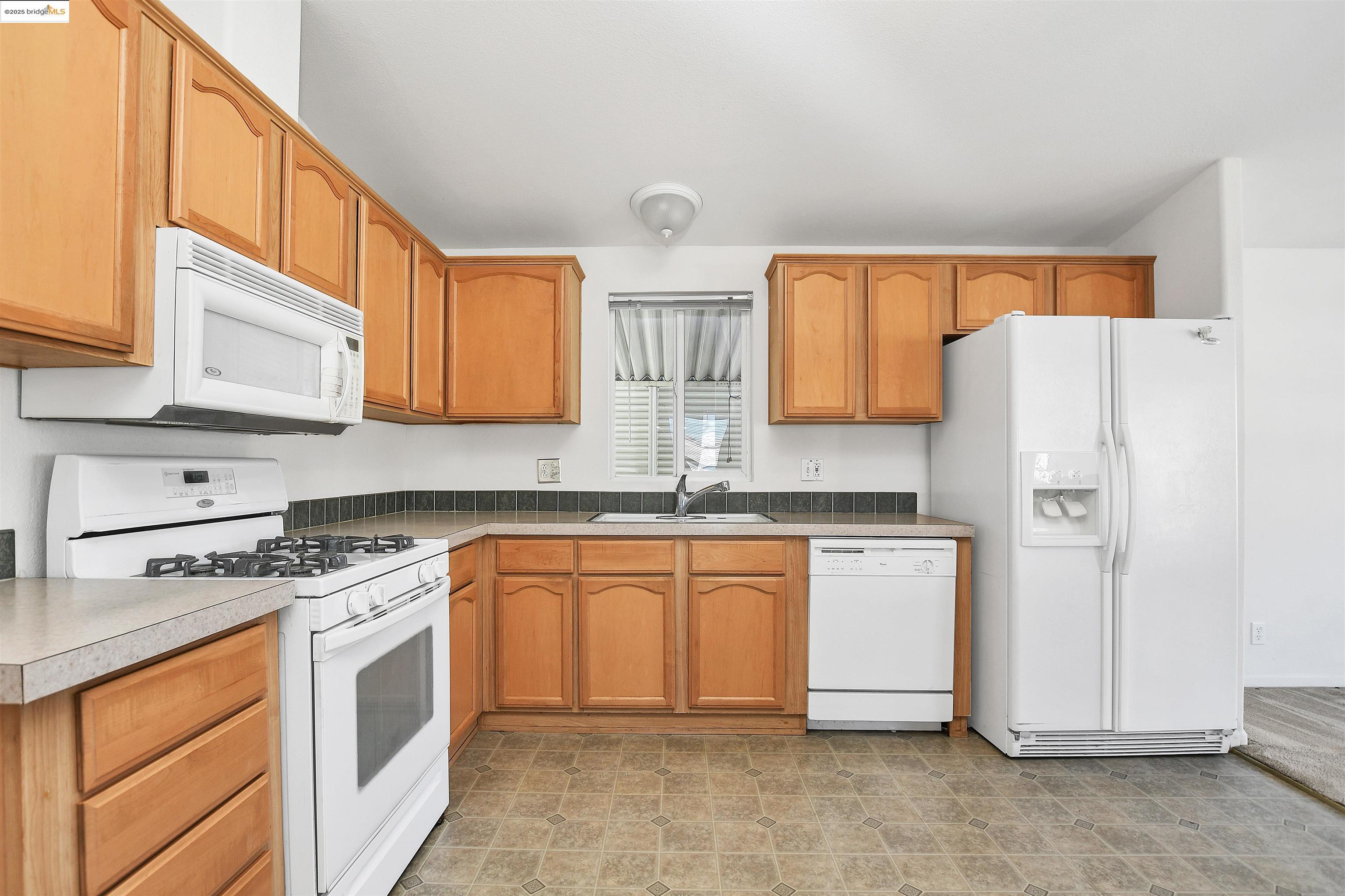 108 Zartop St