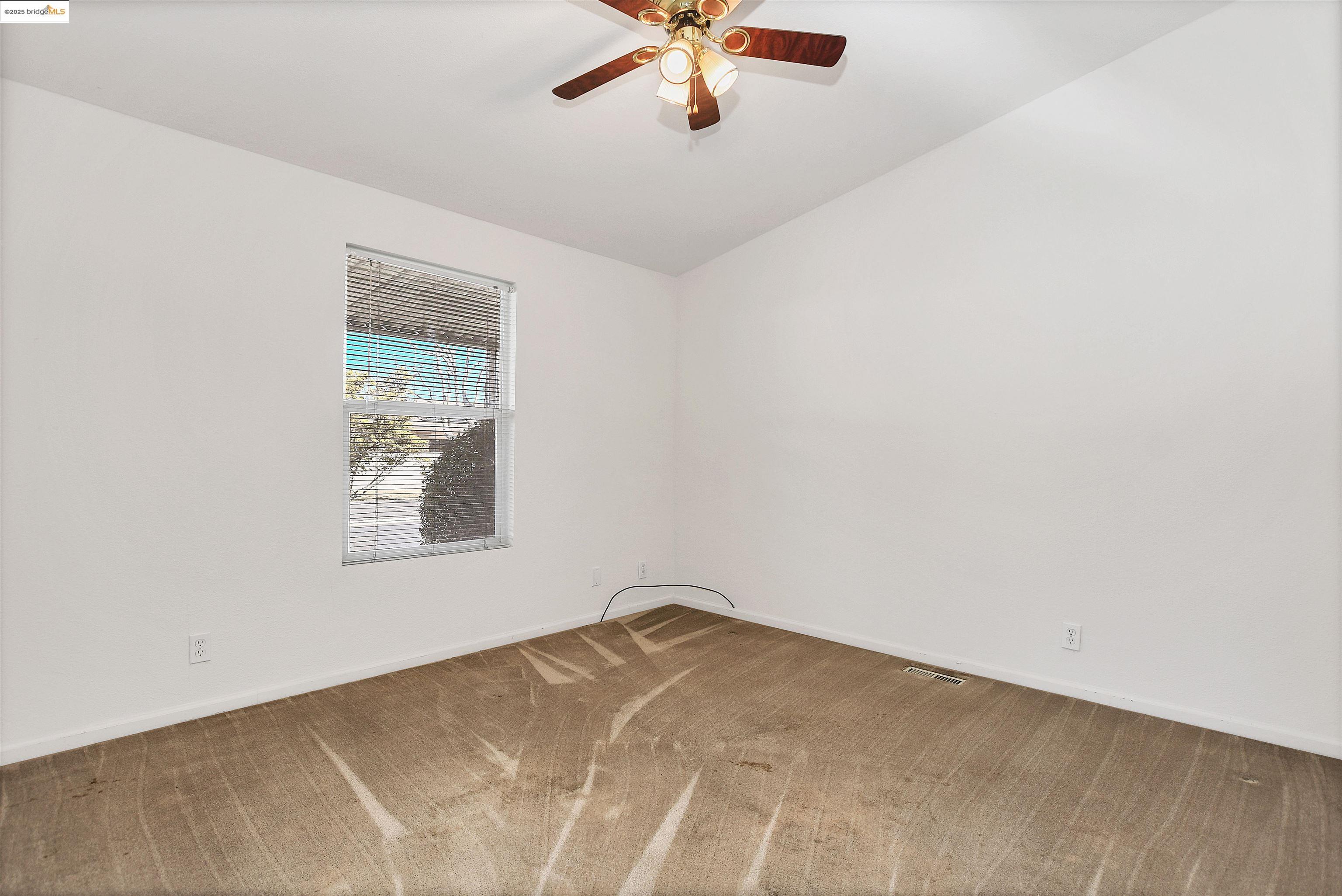 108 Zartop St