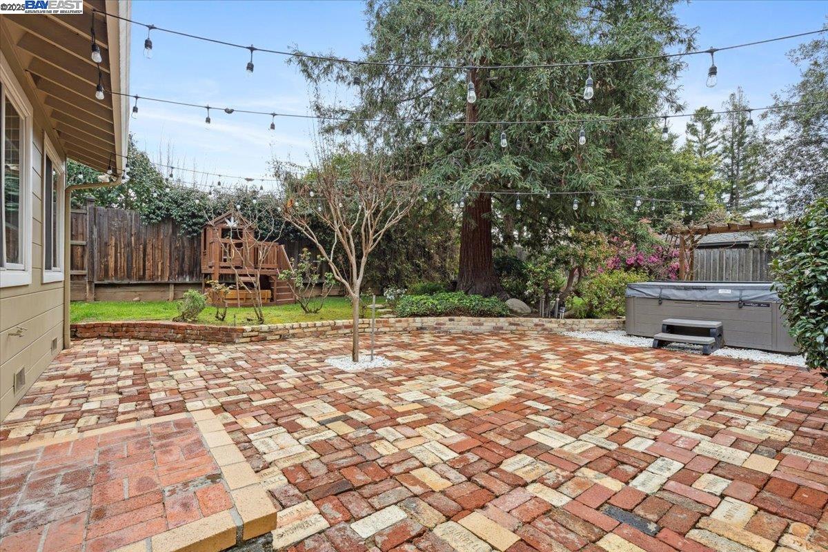 1512 Davis Avenue