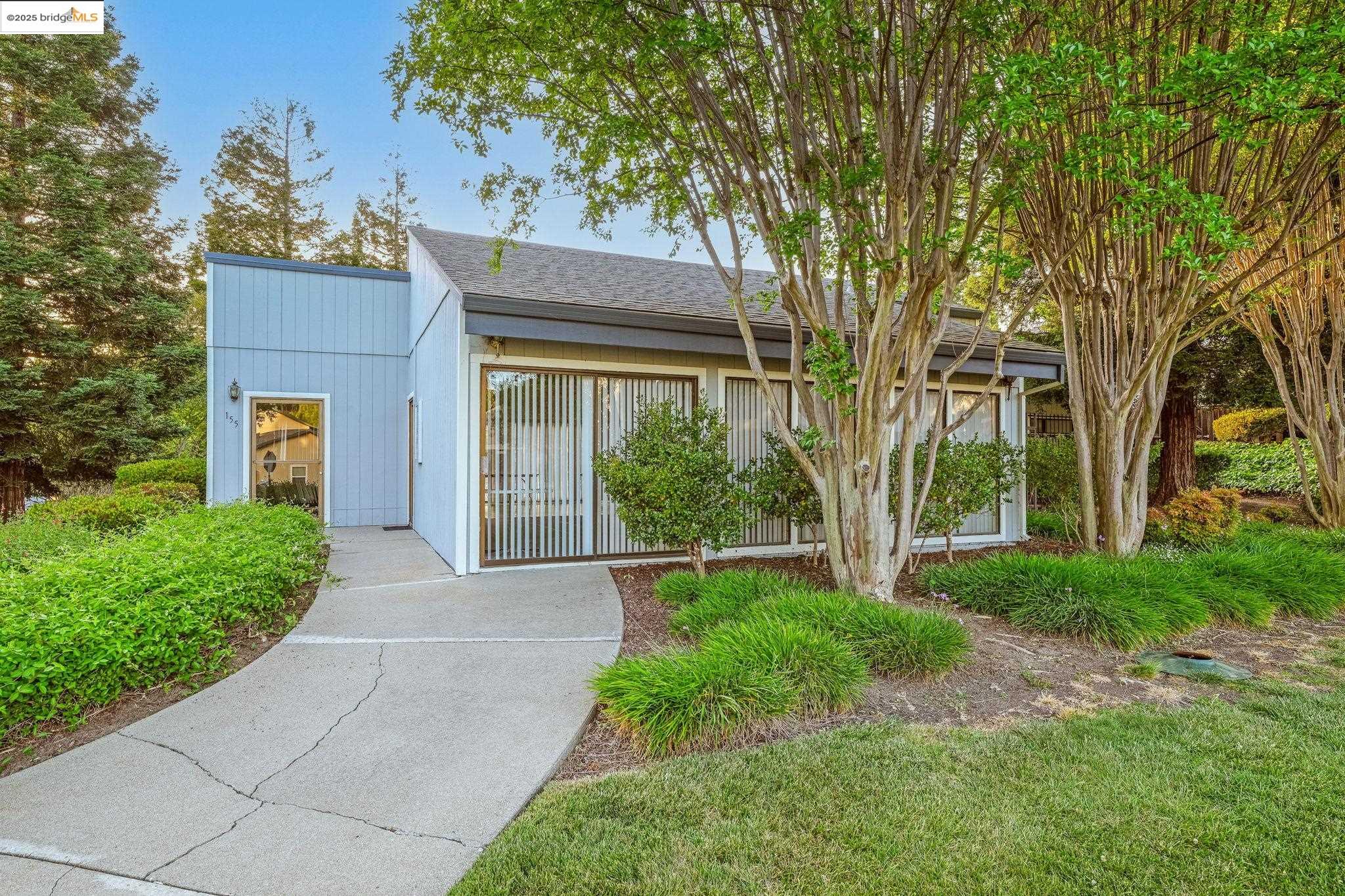 158 Holiday Hills Dr
