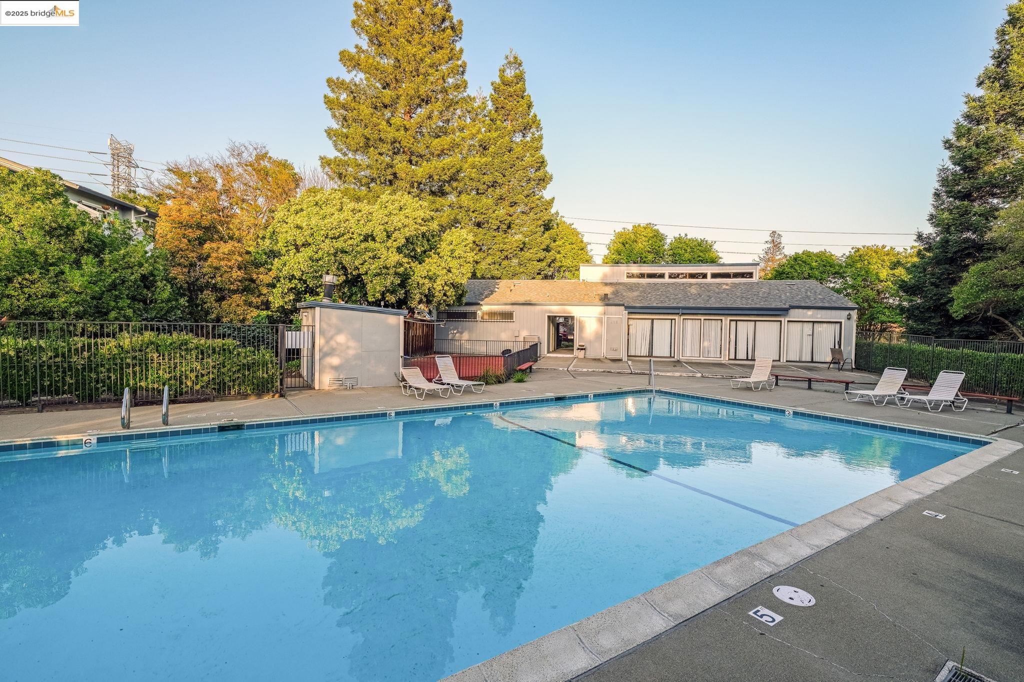 158 Holiday Hills Dr