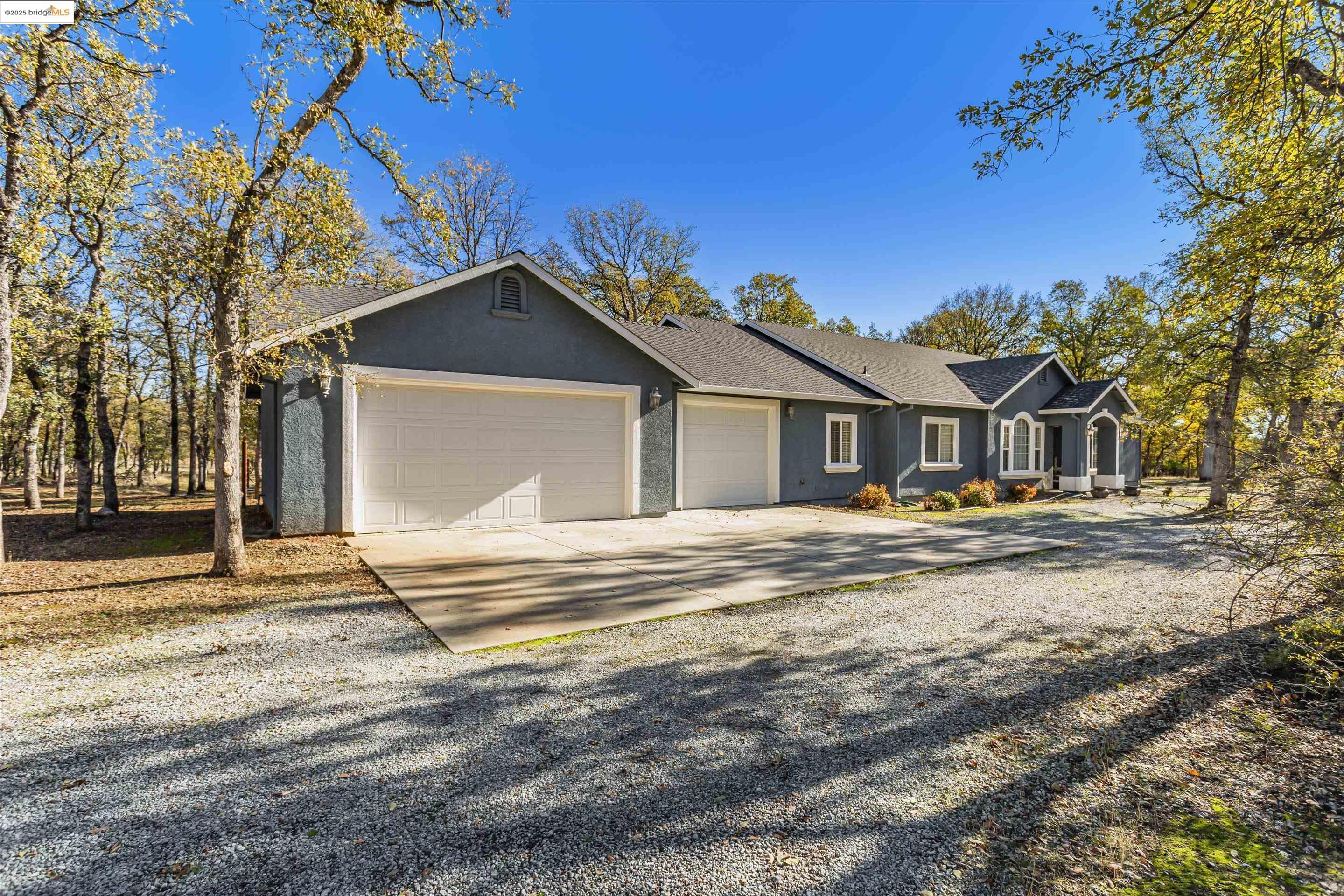 8585 Whispering Oaks Rd