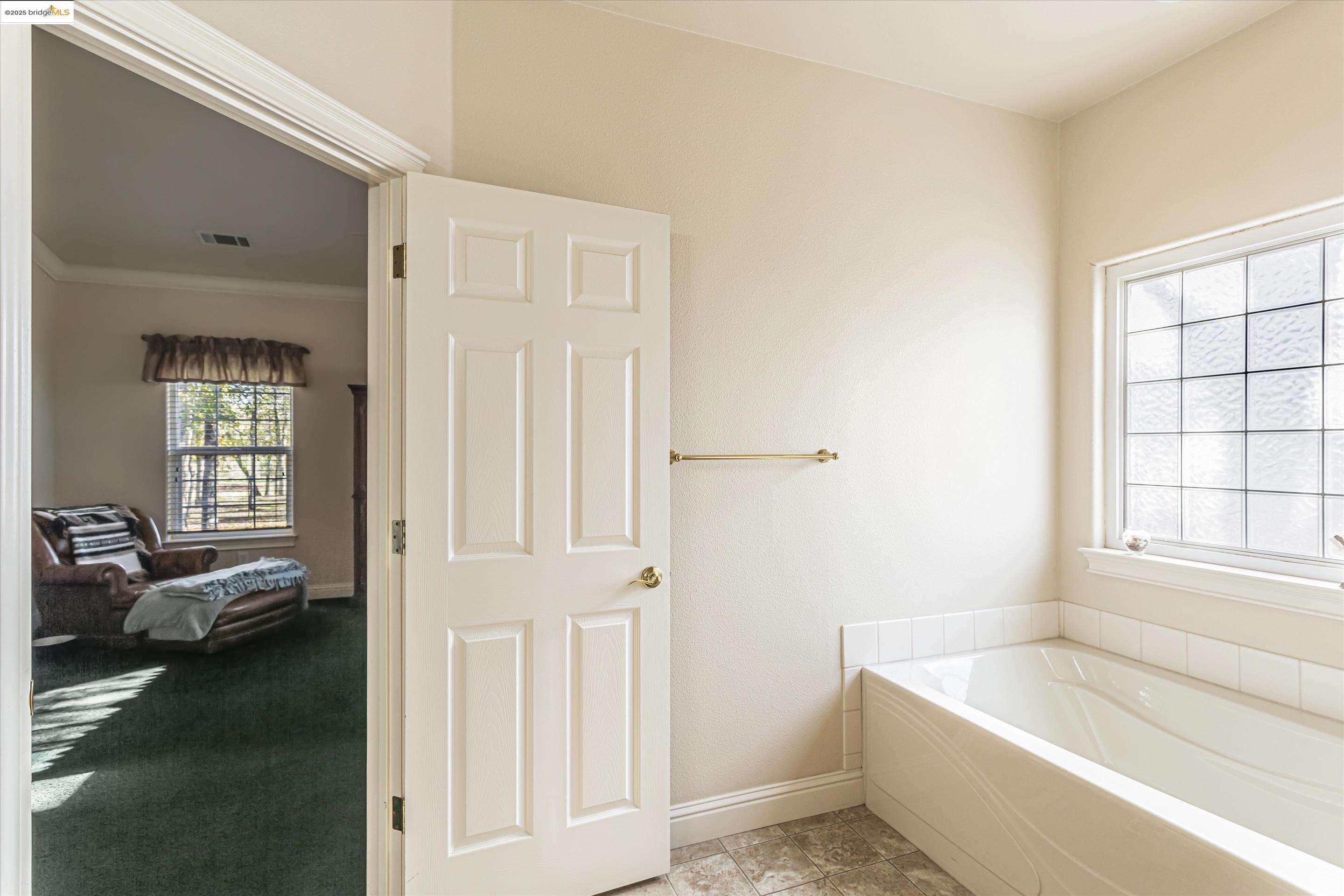 8585 Whispering Oaks Rd